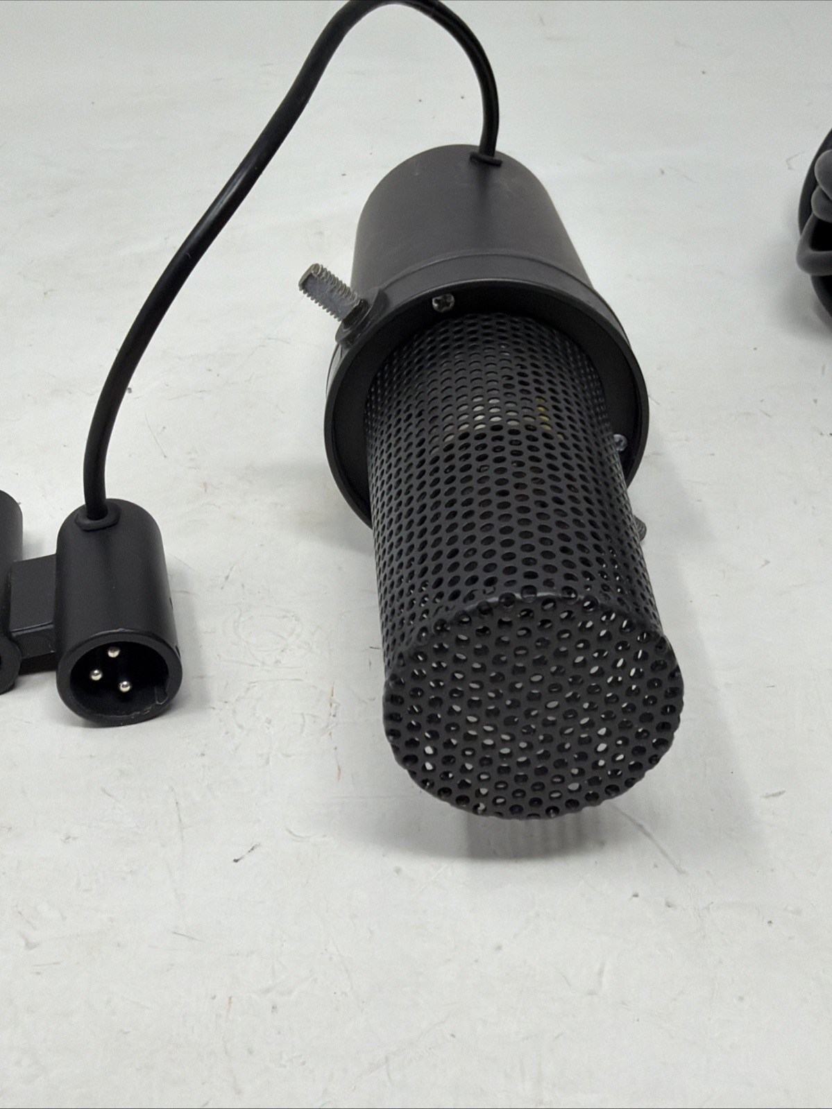 Shure SM7B Dynamic Lo Z Microphone W/ prof low noise microphone cable 25ft Works