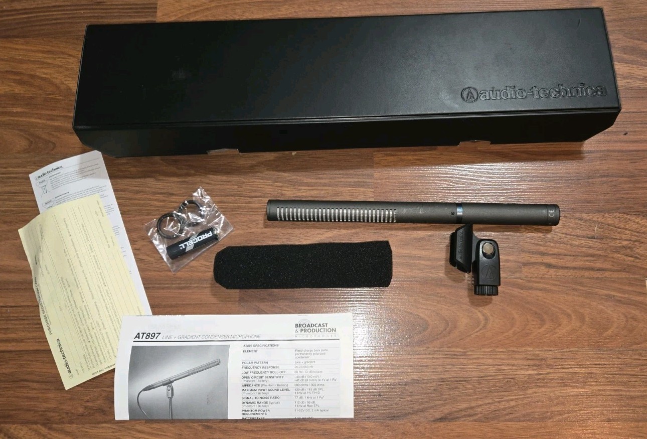 Audio-Technica AT897 Line + Gradient Condenser Shotgun Microphone NICE with Case