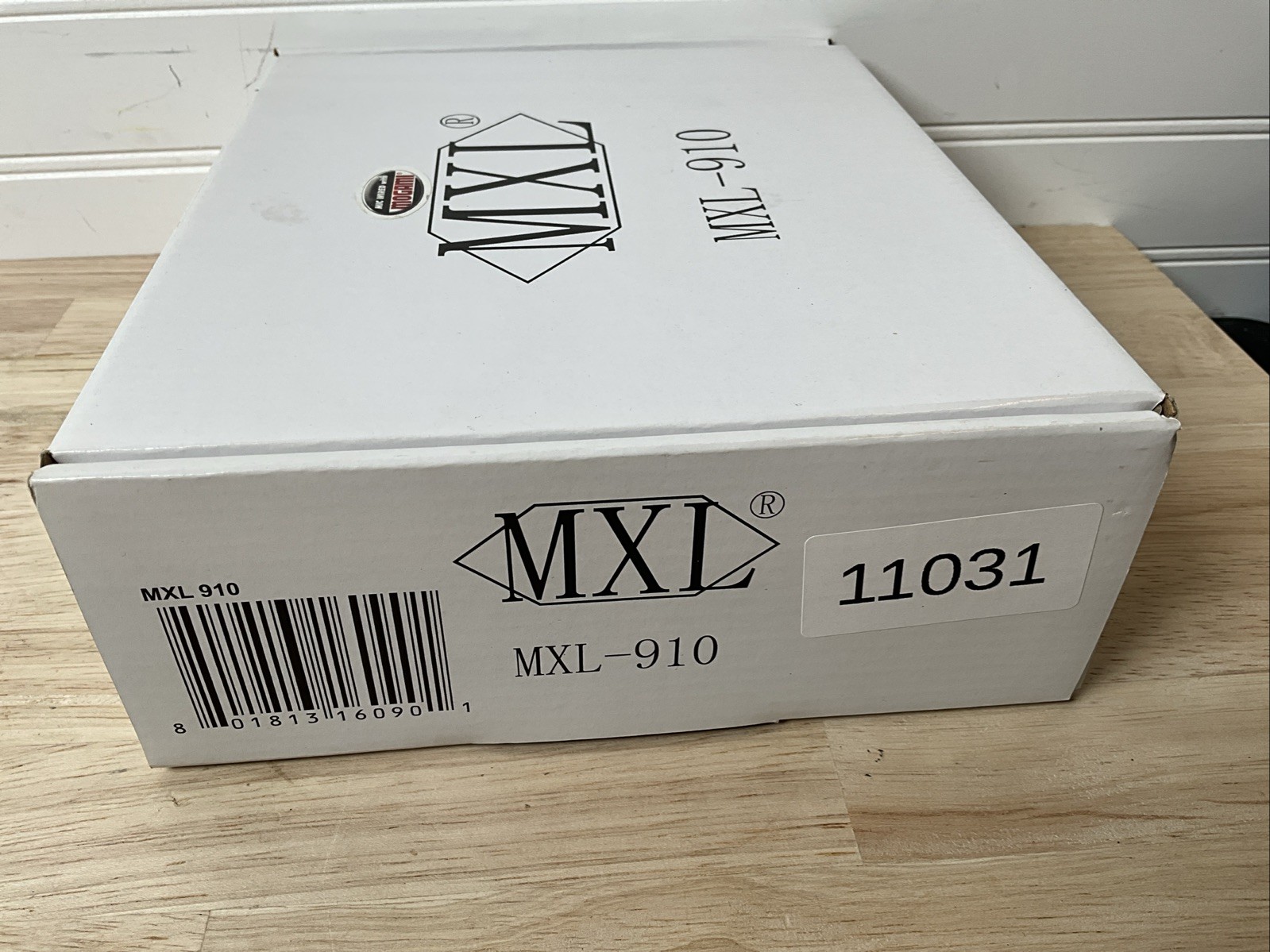 MXL Mics MXL 910 Voice/Instrument Condenser Microphone