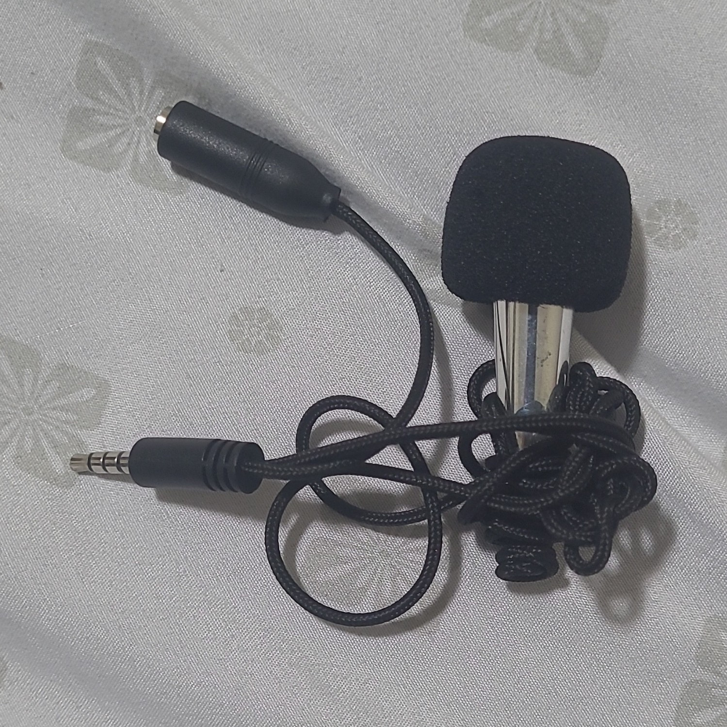 Wired Handheld Microphone 3.5mm (1/8 in) TRS Plug, Built-In Windscreen OFFER ME