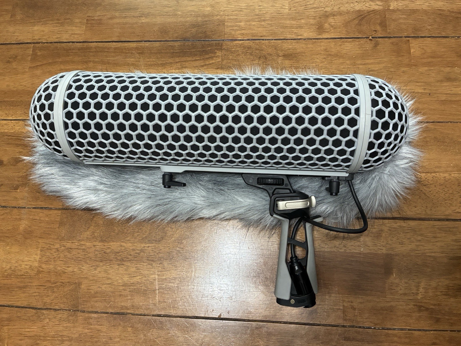 Rode Blimp Suspension Windshield System Excellent Condition