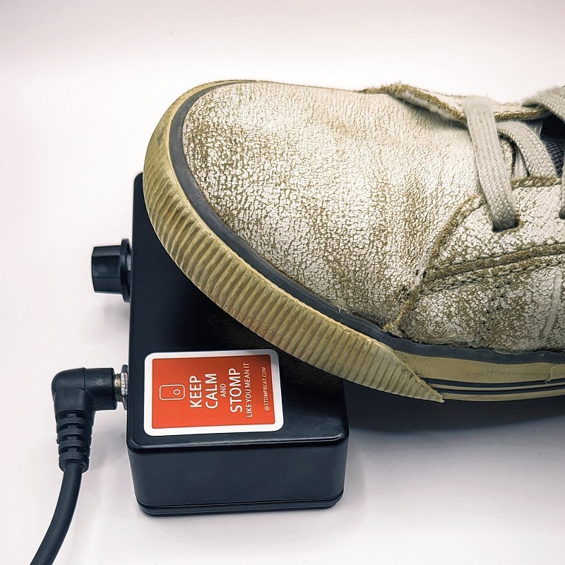 Foot Stomp Box Pedal with Volume Control – 1/4″ Line Out