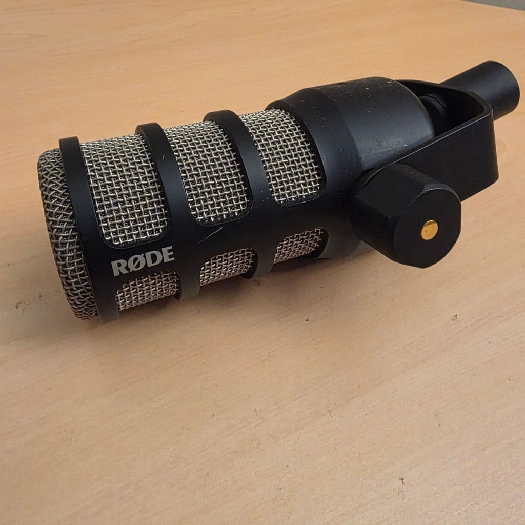 Rode PodMic Dynamic Broadcast Microphone and Native Instruments Komplete Audio 6