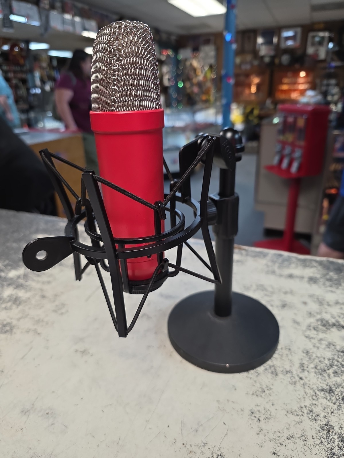 RODE NT1 Signature Series Red microphone stand & mount MIC 4 PODCAST STUDIO