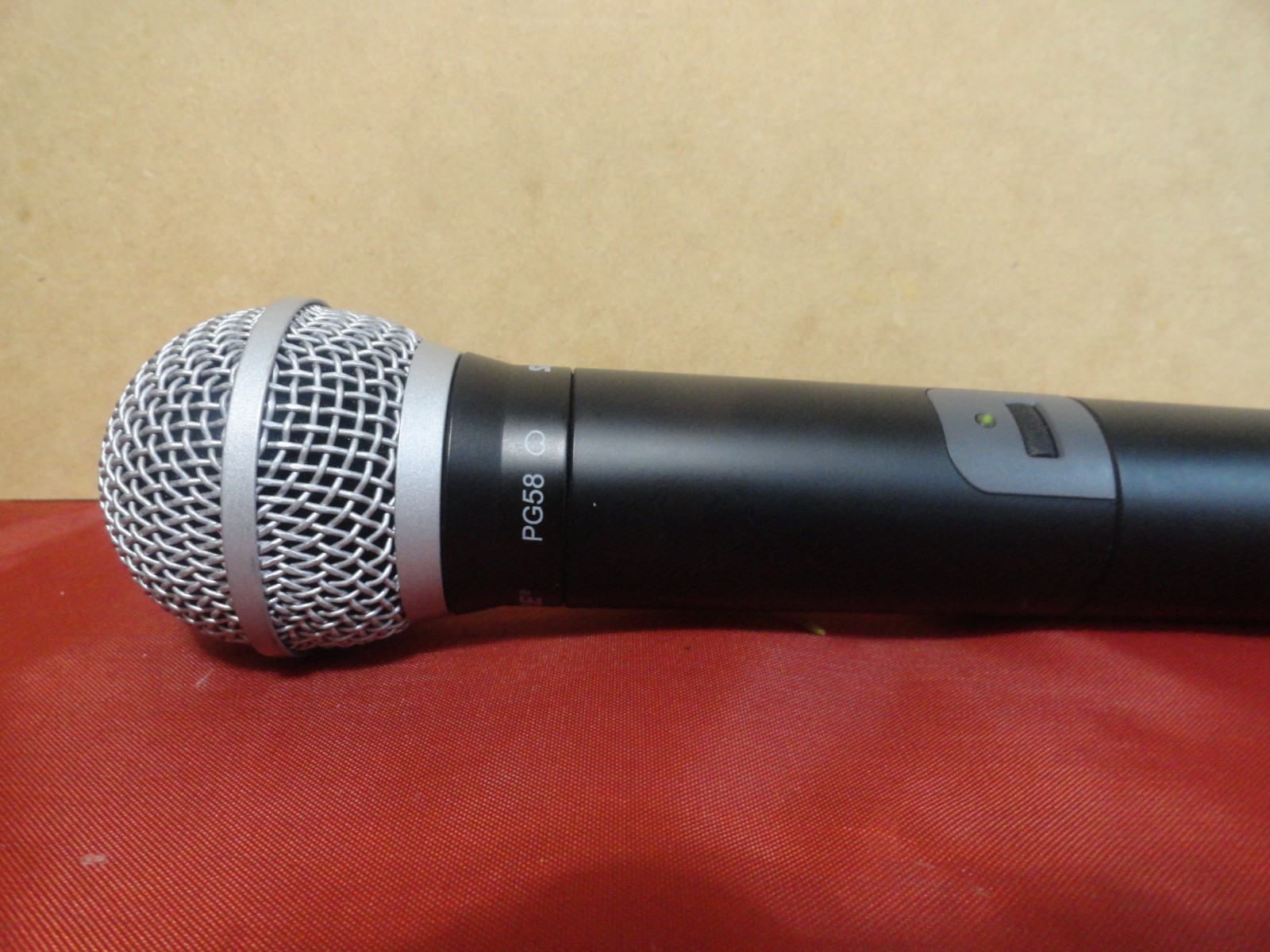 SAMSON CH88 WIRELESS MOCROPHONE