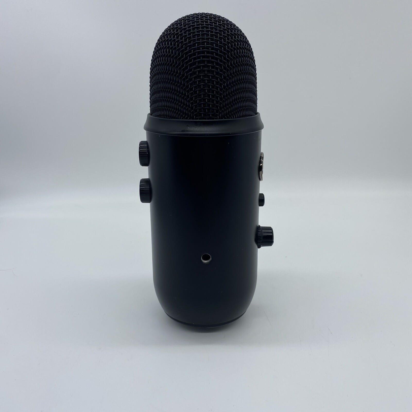 Blue Yeti Mic USB Multipattern Black Microphone Model A00132 See Description