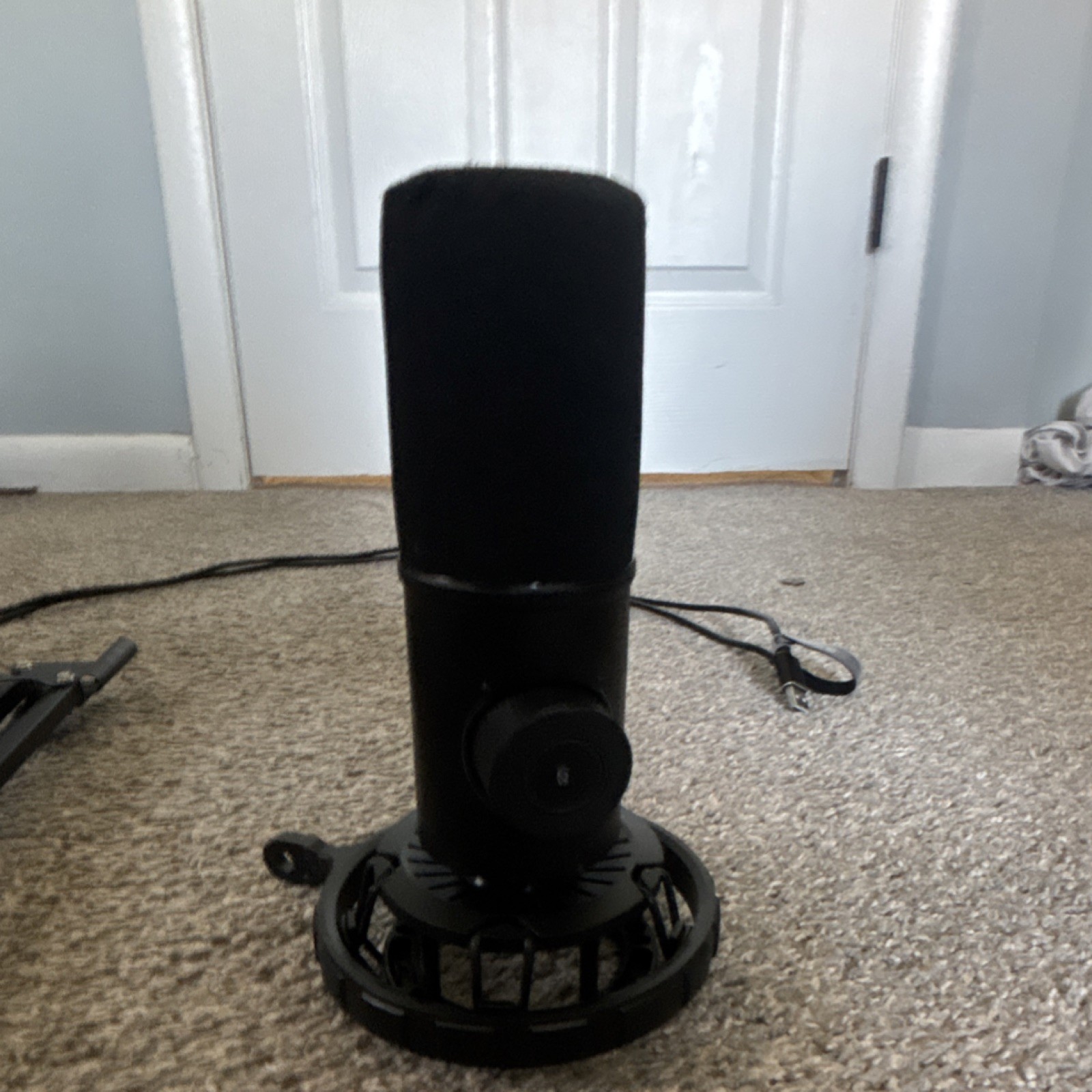 Fifine USB Condenser Microphone Black Mute Switch Adjustable Gain Mounting Plate