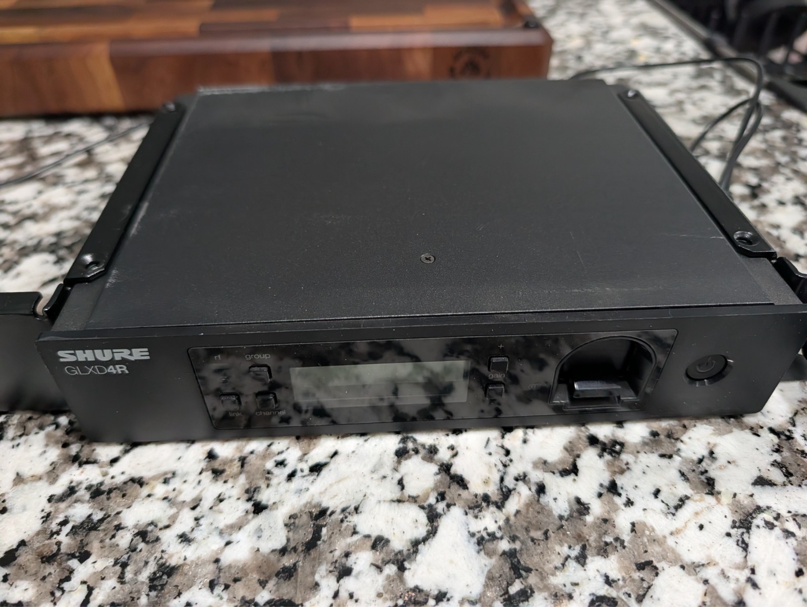 Shure GLXD4R Wireless System w/ GLXD2/SM58 Handheld Mic 2.4GHz Rack Receiver
