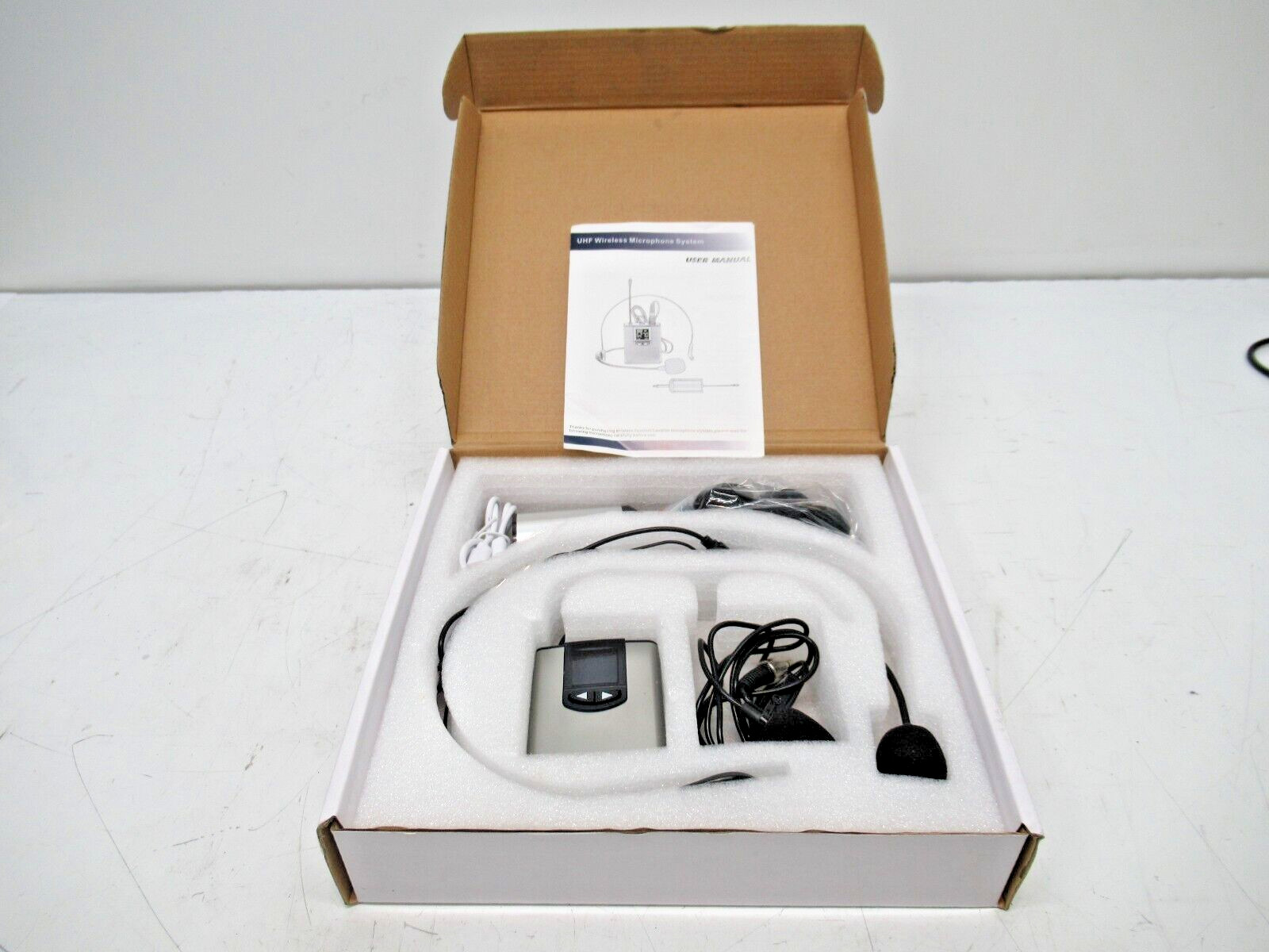 Wireless Podcast Headset Lavalier Microphone UHF YM-2