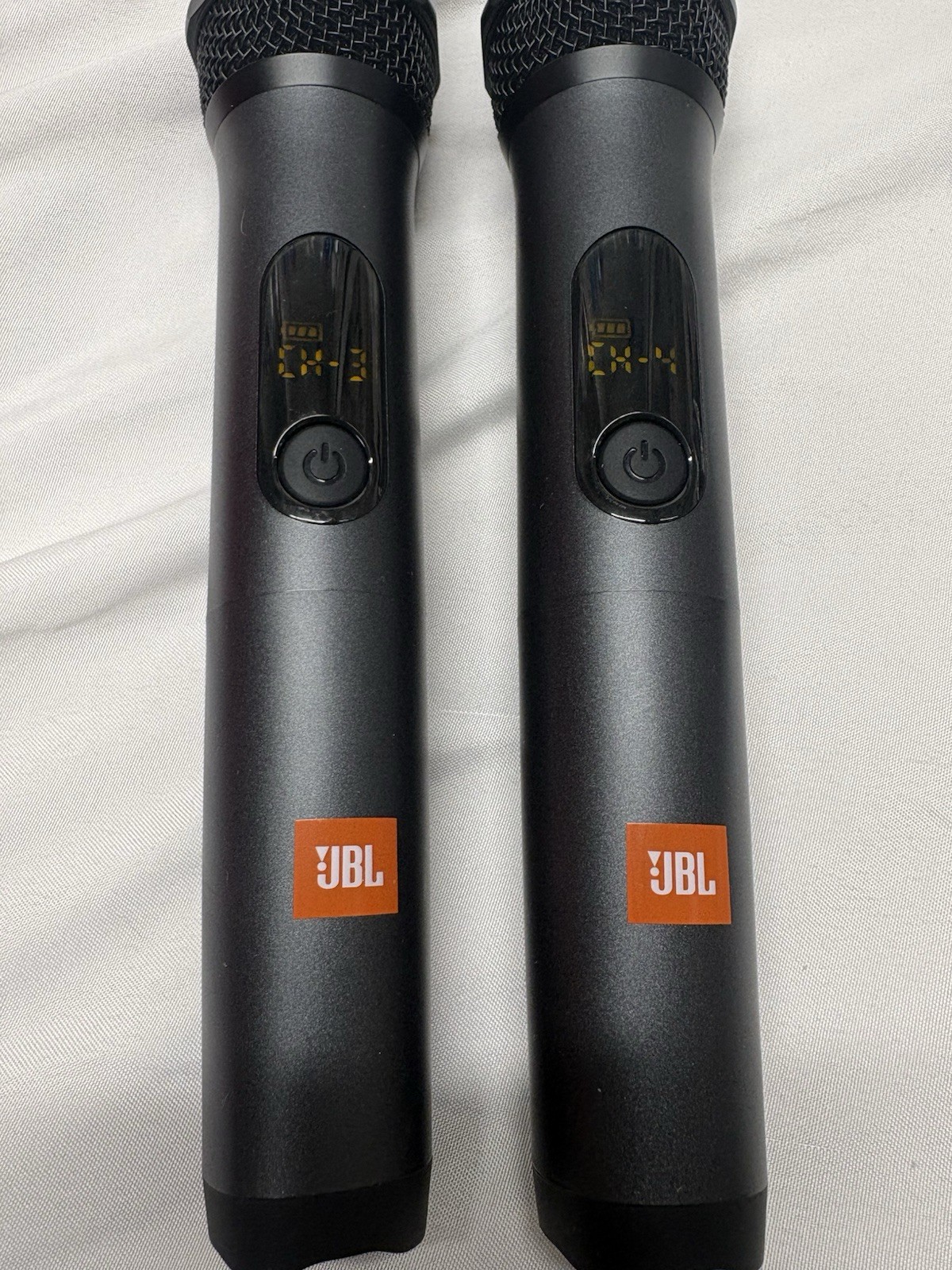 Used JBL WIRELESS MICs 2 Wireless Dynamic Microphones with Receiver Work Great