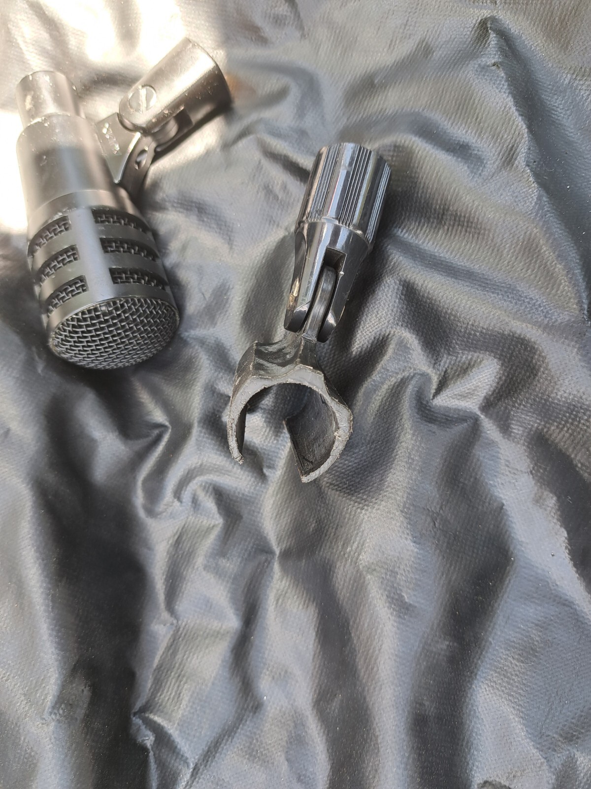 Shure SLX4 518-542 MHz & Audix F10 Drum Microphone