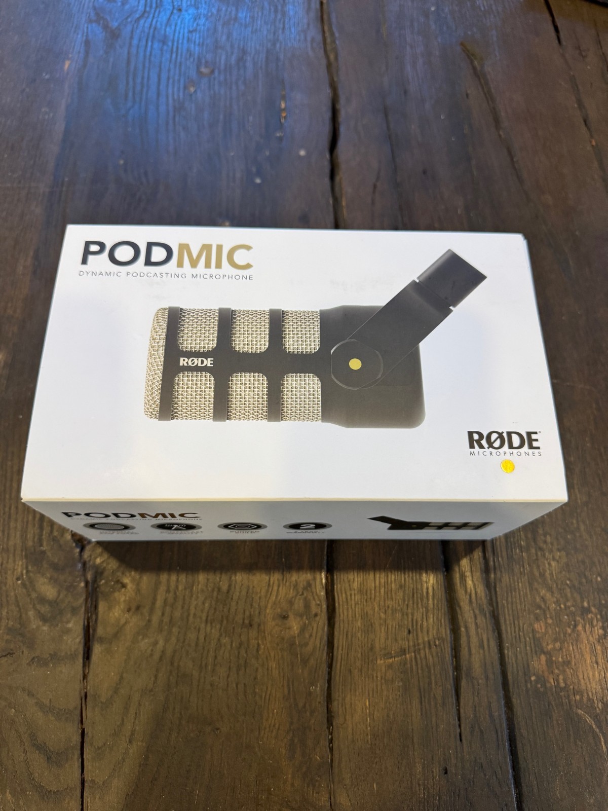 Rode PodMic Podcasting Microphone / Auray Brodcast Arm / Cable / Pop Blocker NEW