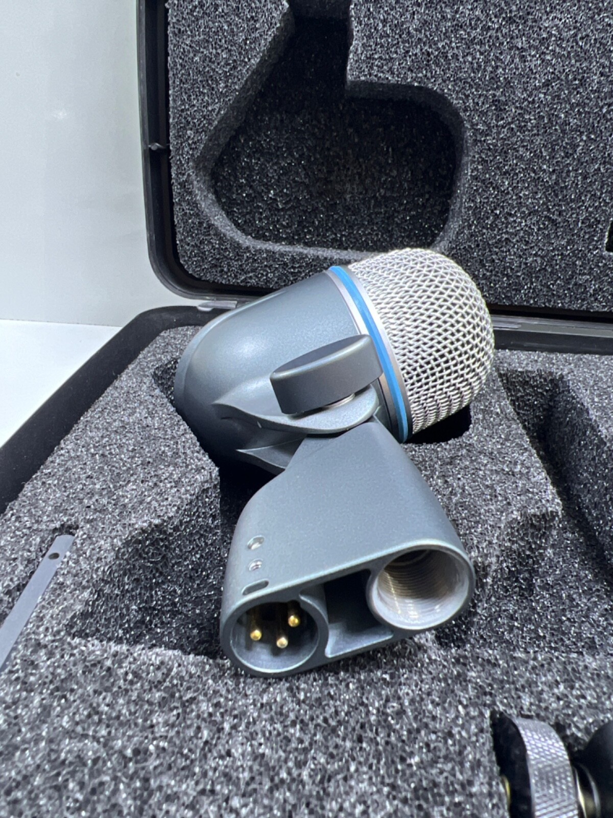SHURE Drum Microphone Kit ,Beta 52A , Shure A56D Drum Microphone Mount 3 pcs