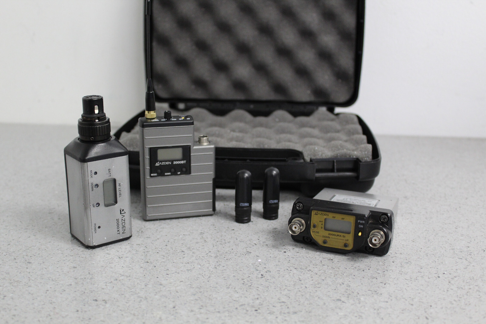 Azden 2000URX/Si 2000BT 2000XT Broadcast Camera Wireless Audio Bundle