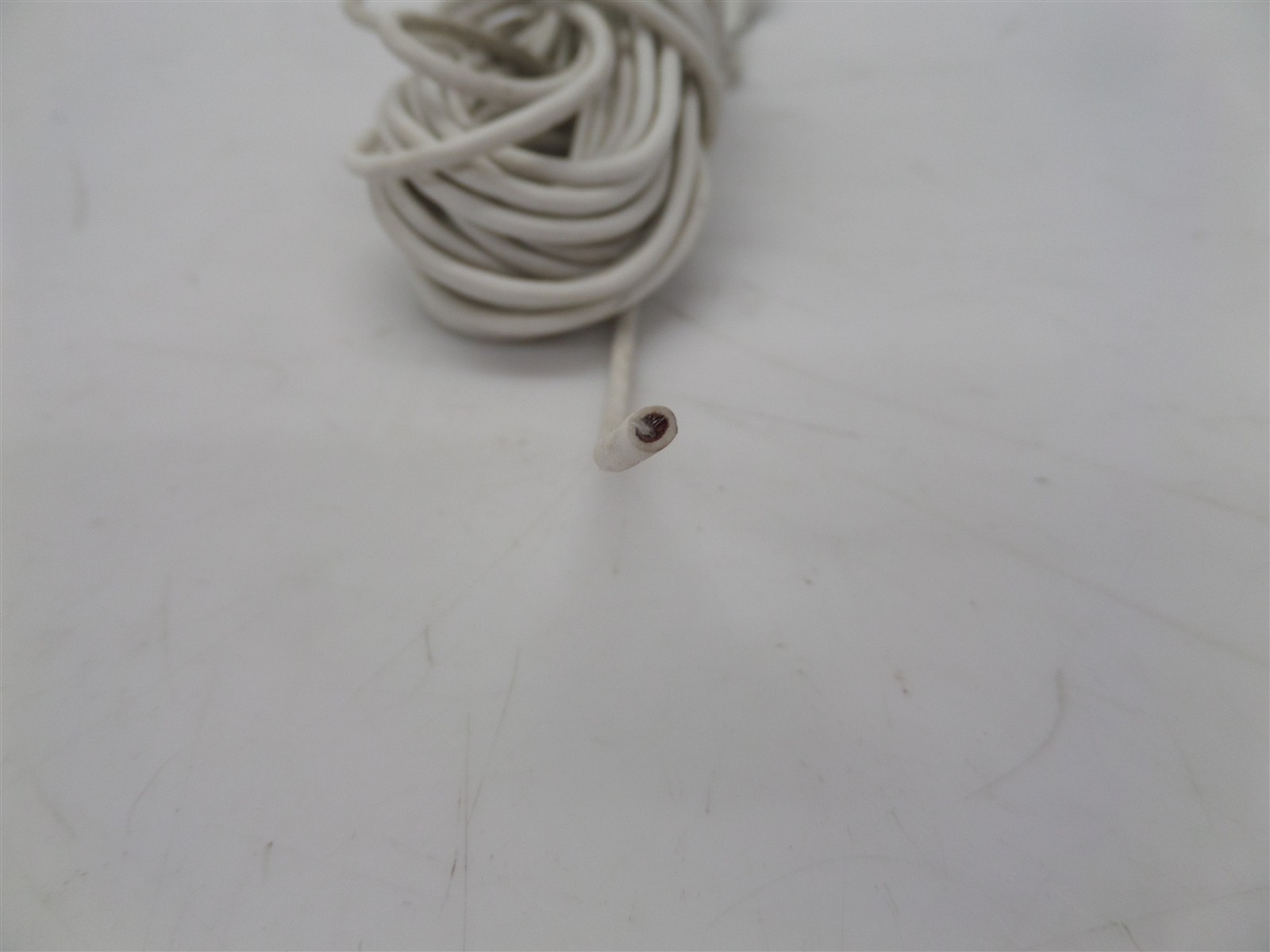 Crown CM-30W Miniature Supercardioid Condenser Microphone – White