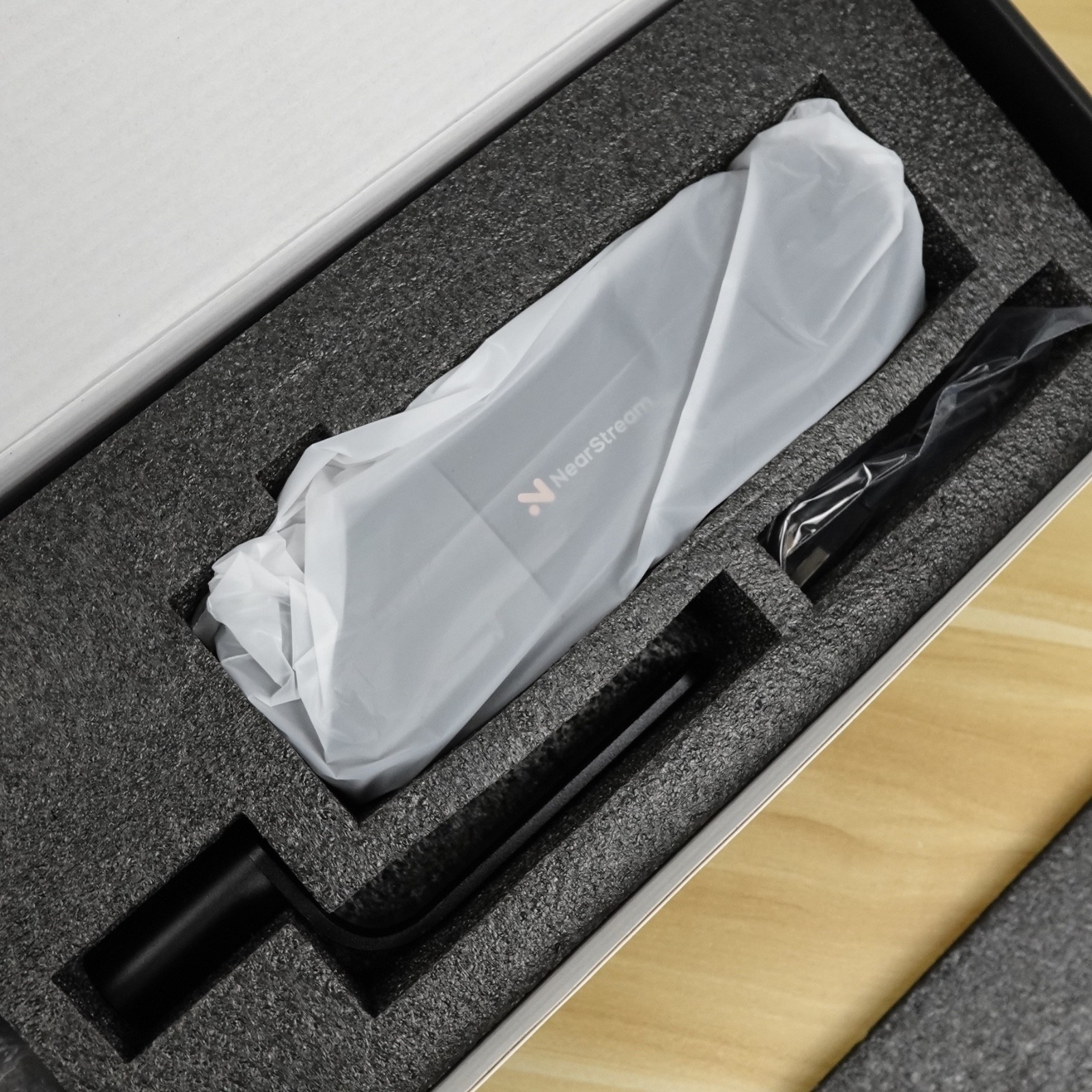 NearStream AW-AM10X Streaming Microphone XLR, Phone, Laptop With Adjustable Arm