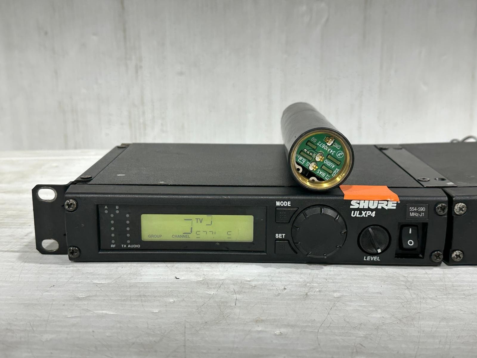 SHURE ULXP4 554-590MHZ RECEIVER W/ 2 ULX2J1 MIC PACKAGE #5155 (One)THS