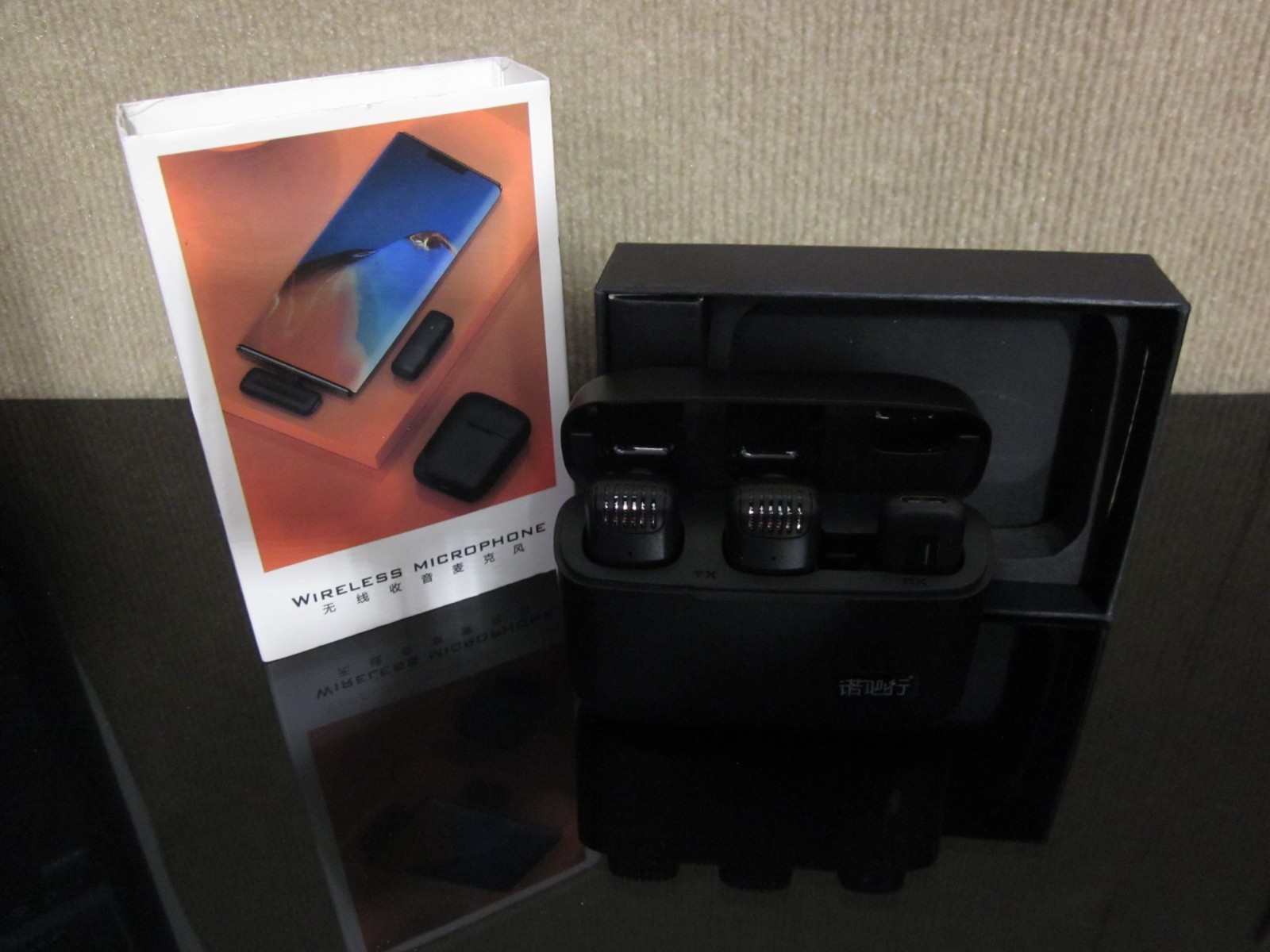 Wireless Lavalier/Lapel Noise Canceling Microphone Compatible w/ iPhone/Android