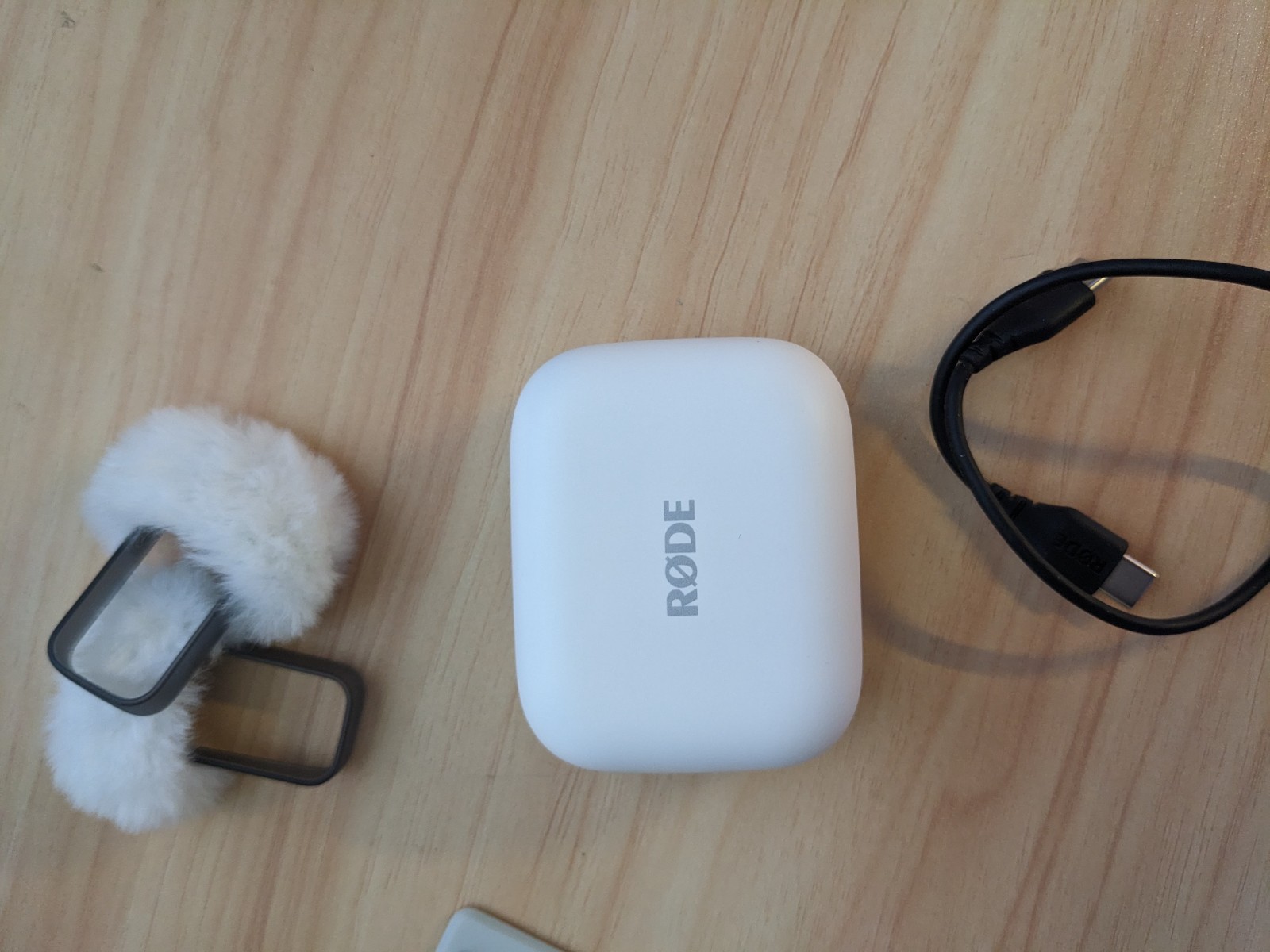Rode Wireless Micro Microphone Kit – USB-C, White-Read please