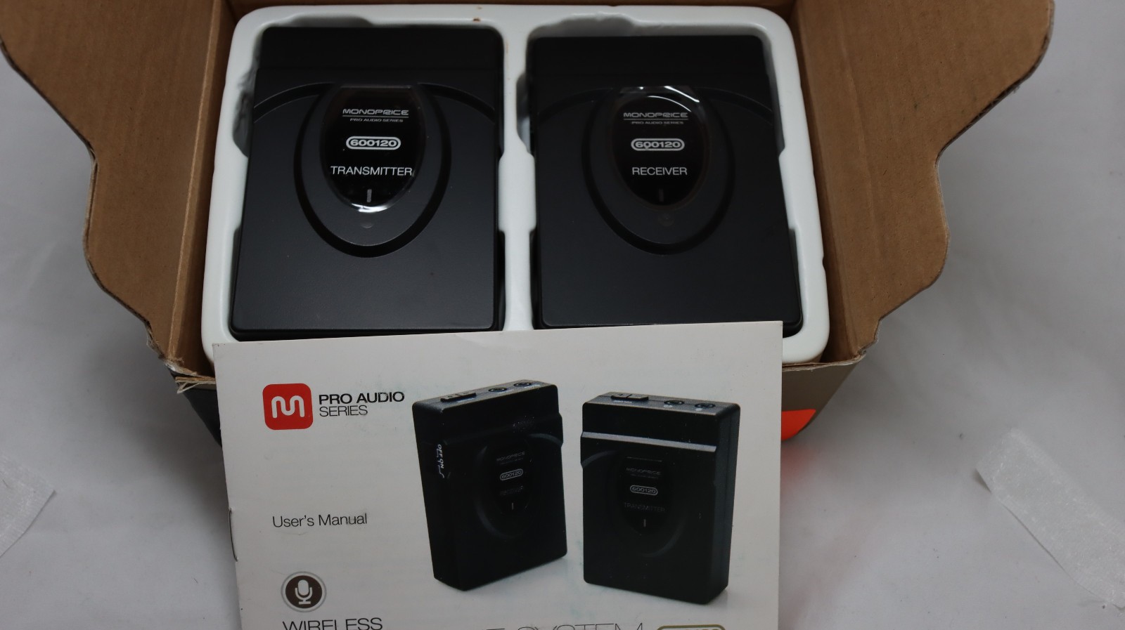 Monoprice 600120 2.4GHz lavalier wireless microphone system with two-way comms