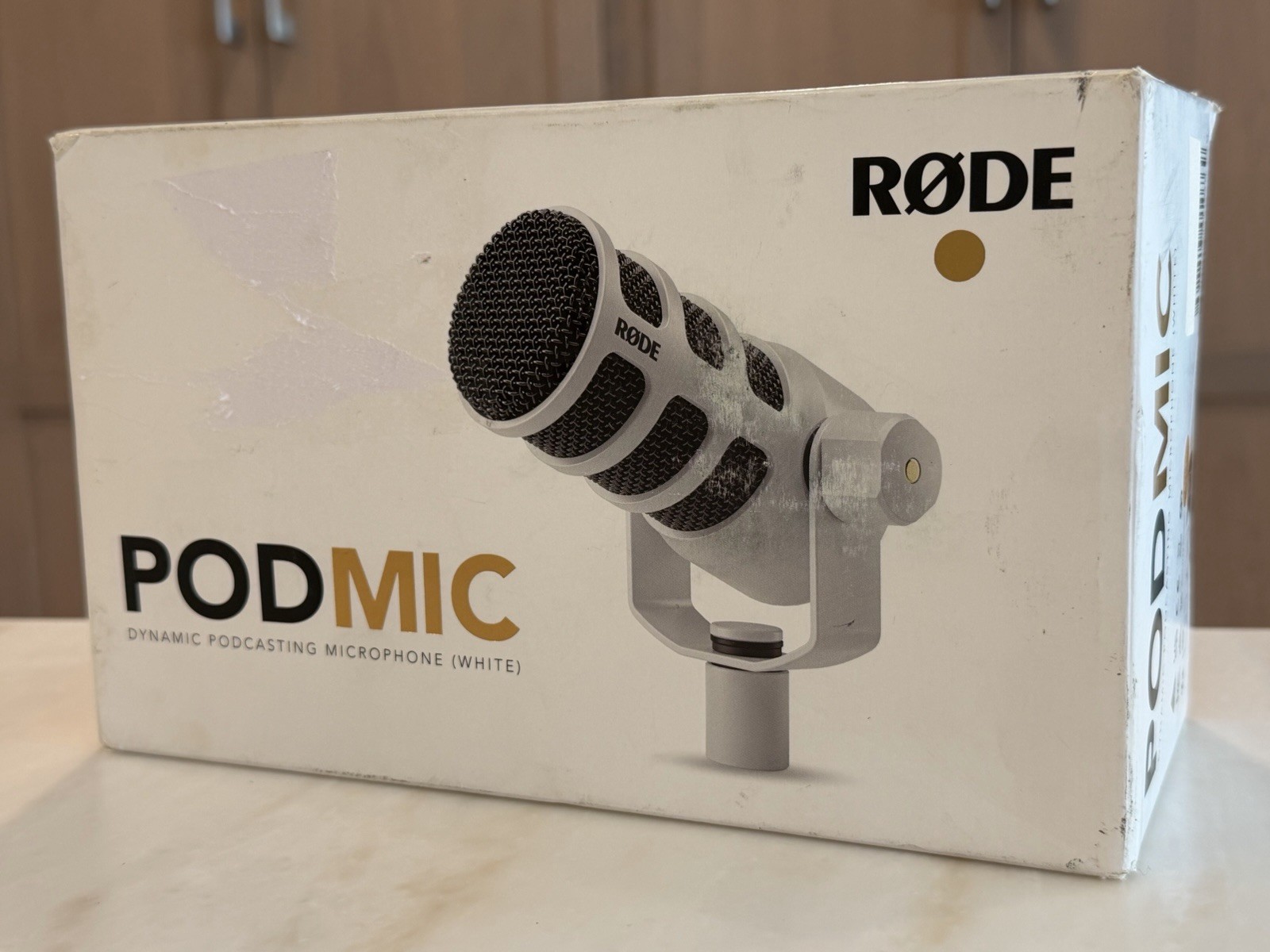 RØDE PodMic White Dynamic Podcasting Microphone PODMICW Factory Sealed New