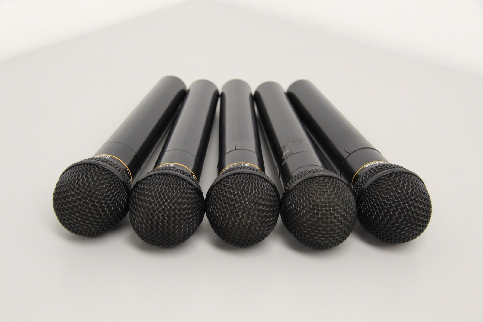 Lot Of 5 Audio-Technica ATW-T702 Microphones 541-567MHz Cracked Plastic Housings