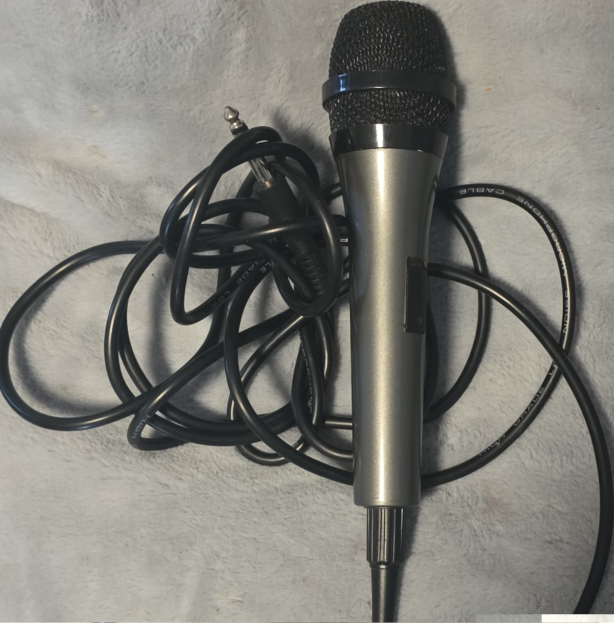Wired Handheld/Stand-Held Microphone 6.35mm (1/4 in) TS Plug On/Off Black