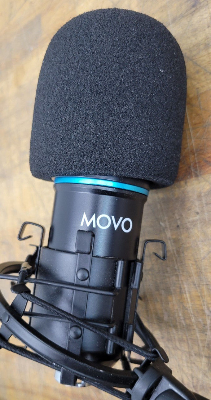 Lot of Headphones and Microphones for Podcasting: Movo and Phillips – USED