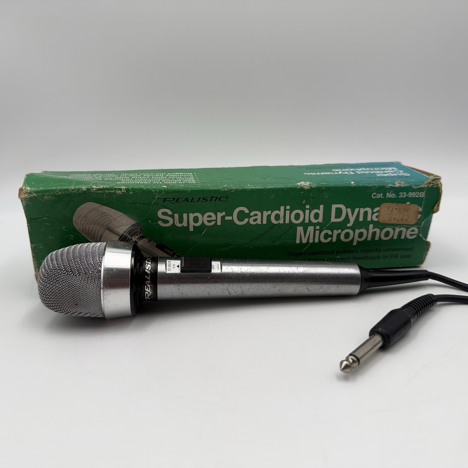 Vintage REALISTIC JAPAN SUPER CARDIOID DYNAMIC MICROPHONE 33-992B