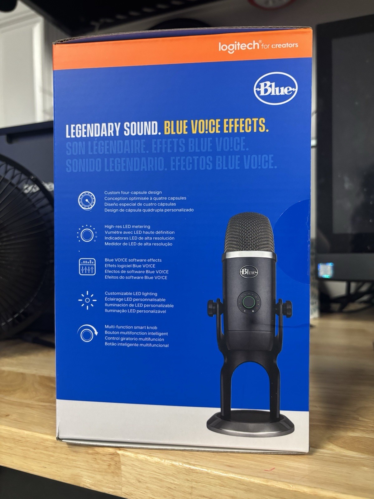 Blue Yeti X – 988-000105 – Professional Condenser USB Microphone – Black, NEW