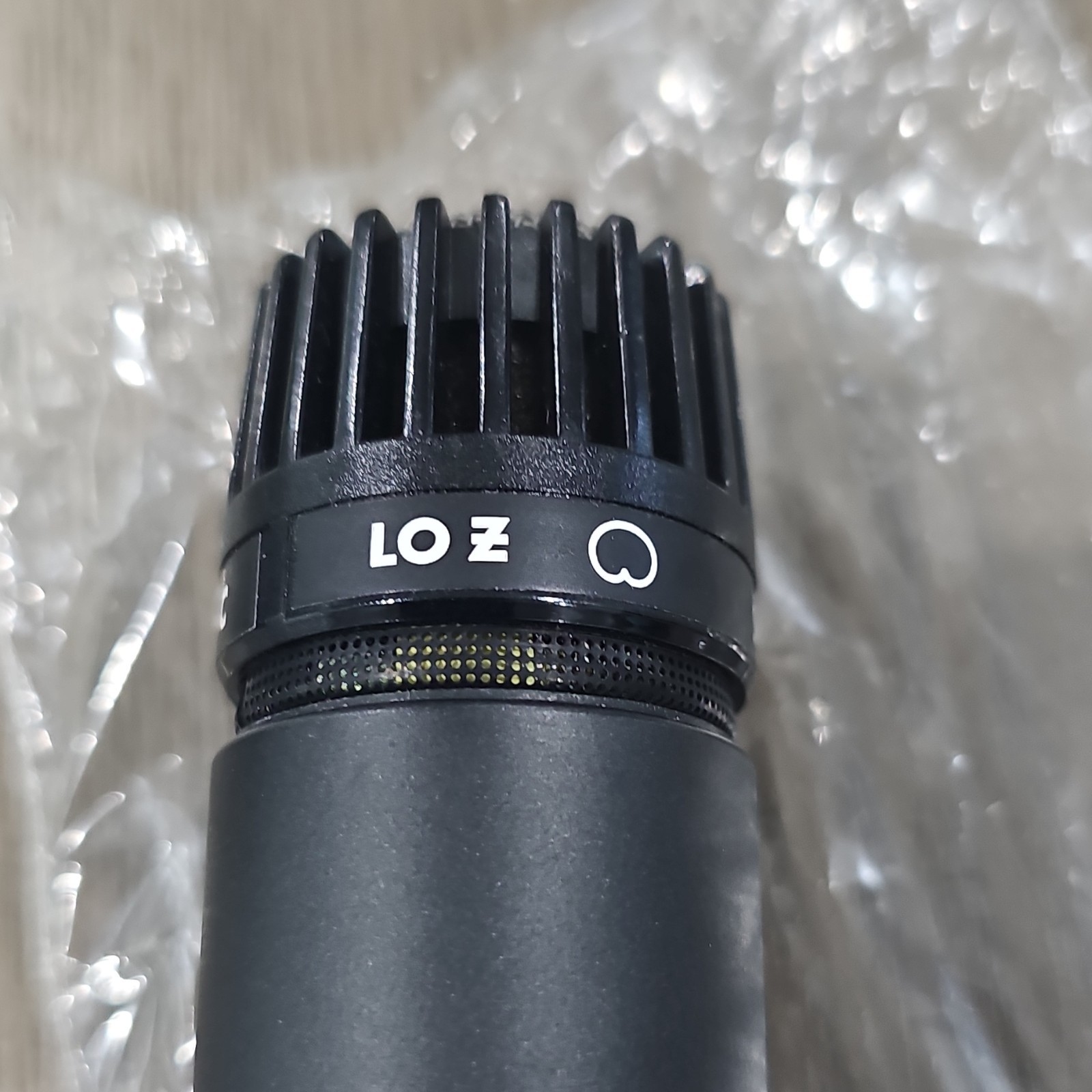 Shure SM57 Dynamic Wired XLR Cardioid Microphone, Black – Live Performance