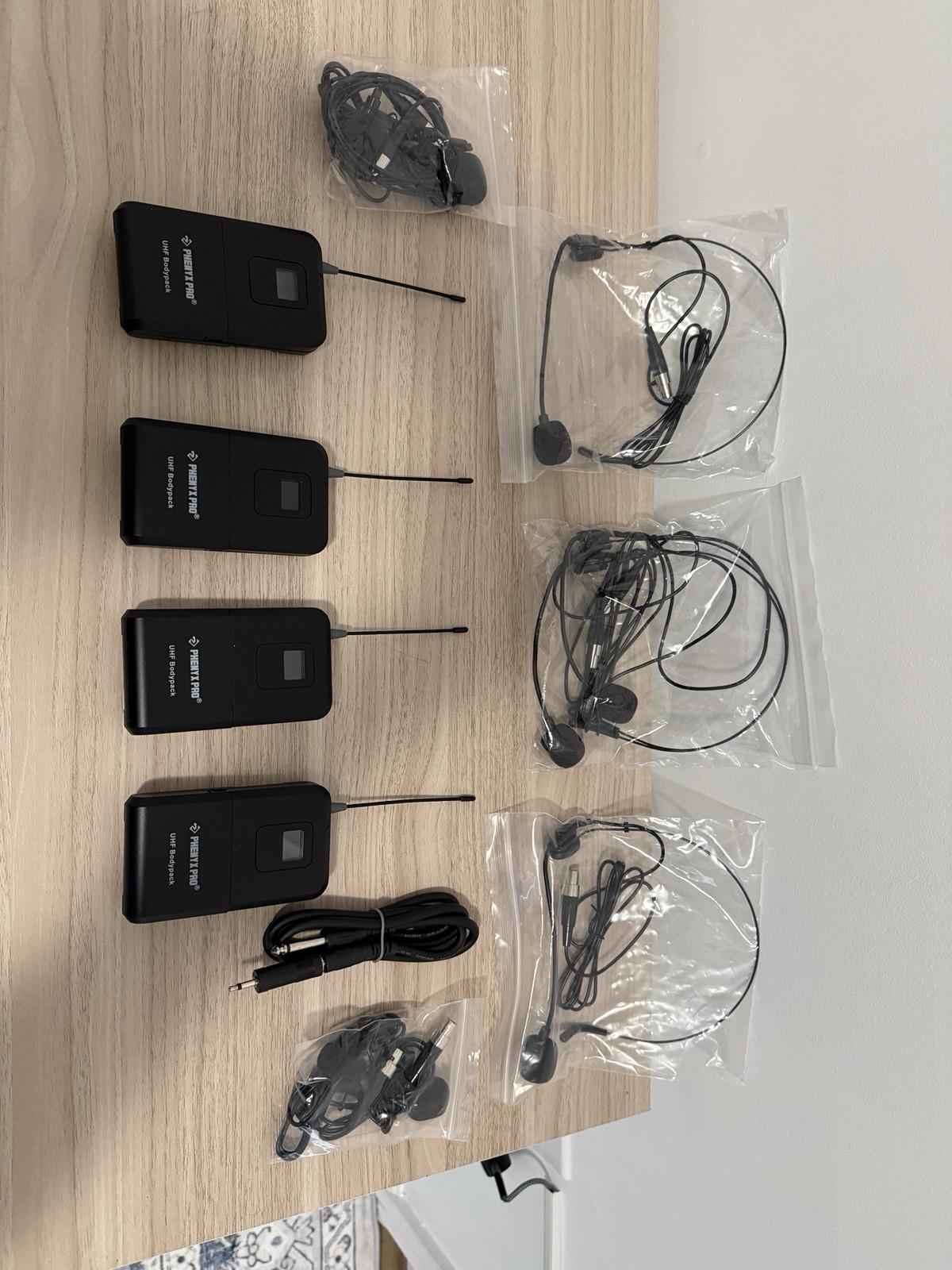 Phenyx Pro PTU-7000 UHF Wireless Mic System 4-Channel Rack Receiver 4 Bodypacks