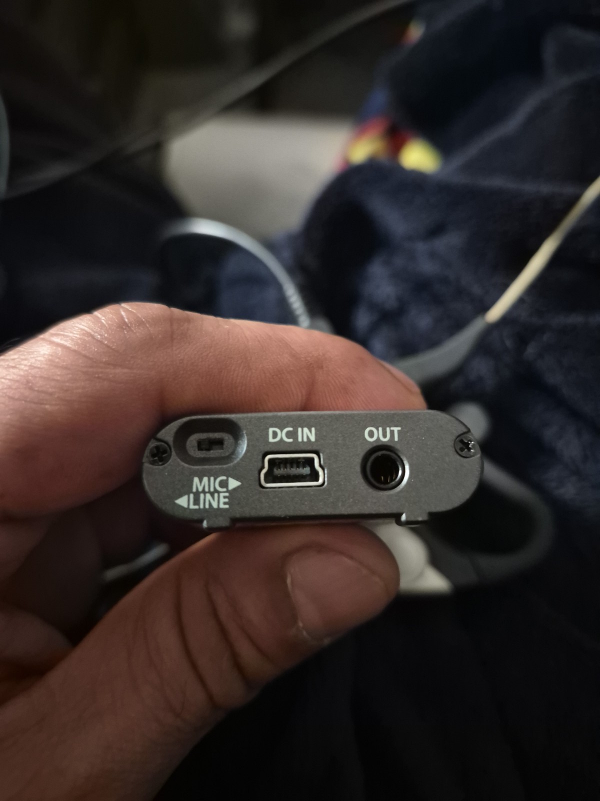 Samson AirLine Micro AH2 Earset Wireless Mic w/ AR2 UHF Receiver & AR2D USB Dock