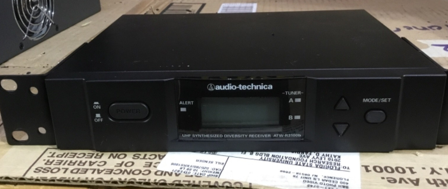 Audio-Technica ATW-R3100b UHF Synthesized Diversity Receiver. W/mounting bracket