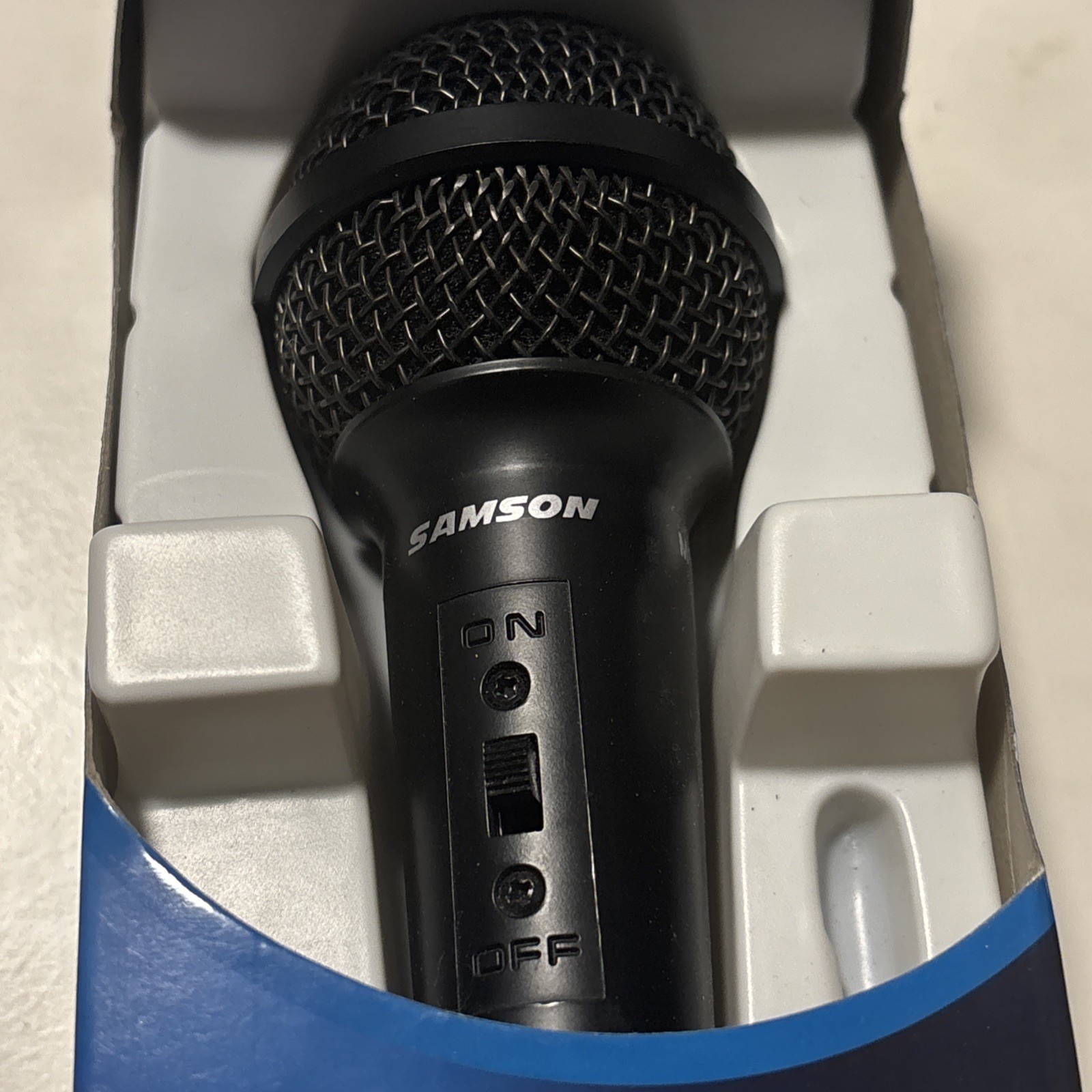 Samson M1 Karaoke Dynamic Microphone Plug-in SCM1 Black NEW in Box