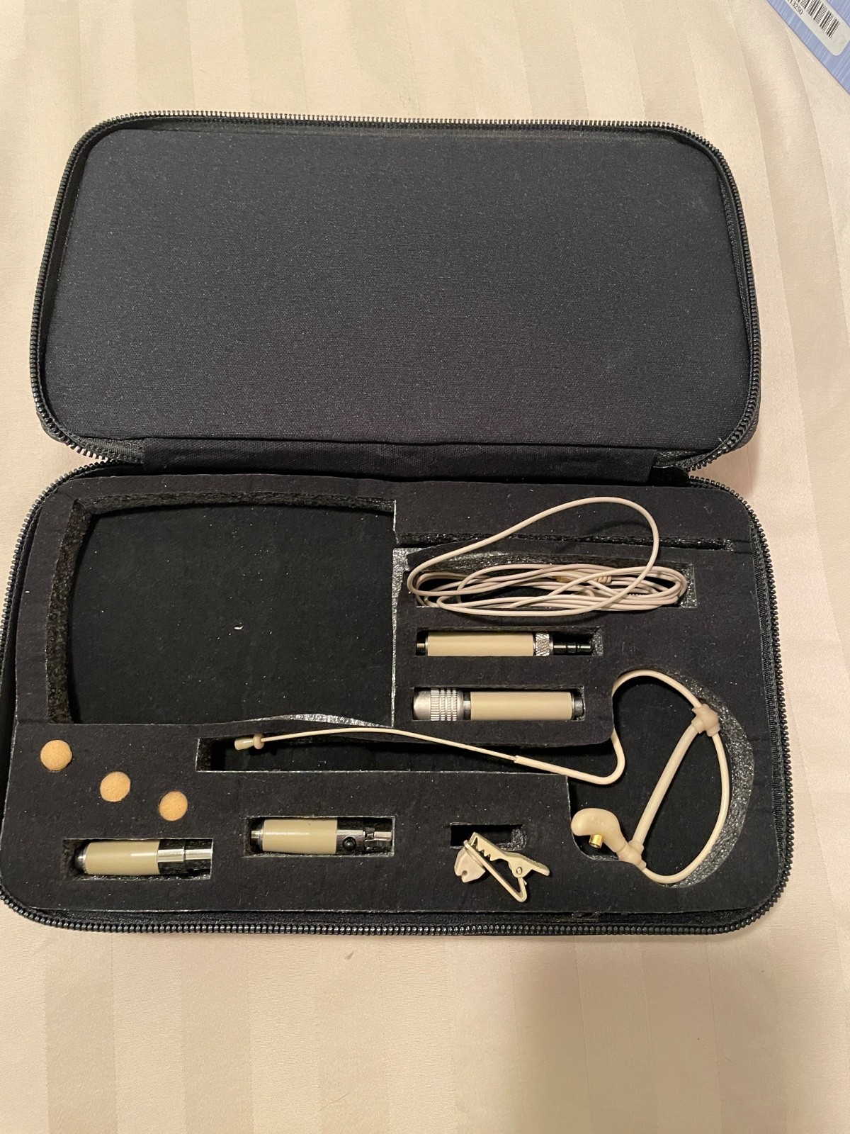 Samson SE10 Earset Headset Microphone Complete Kit w/ 4 Adapters, Case & Box