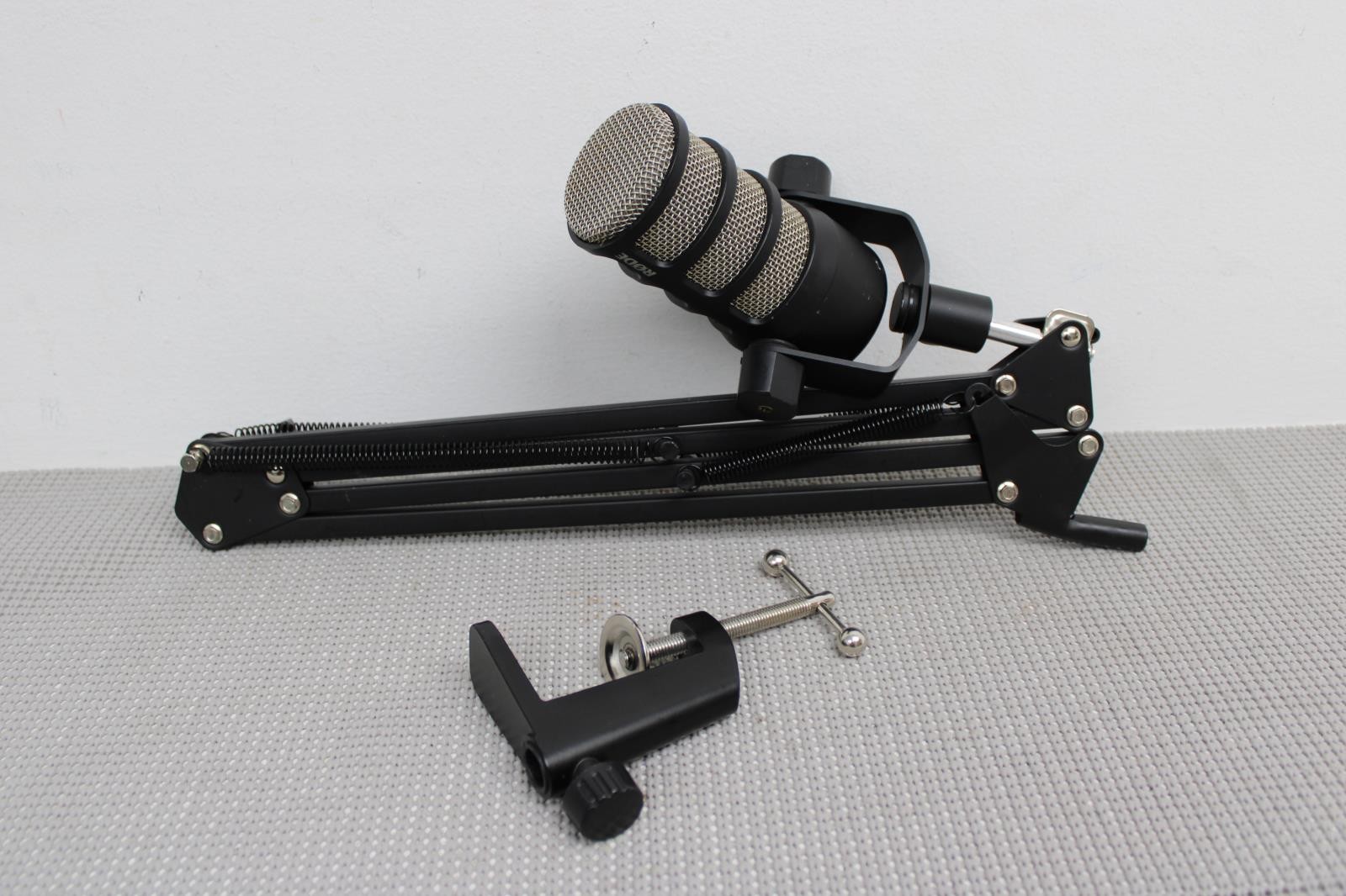 Rode PodMic Dynamic Microphone with Neewer Adjustable Boom Arm For Desk