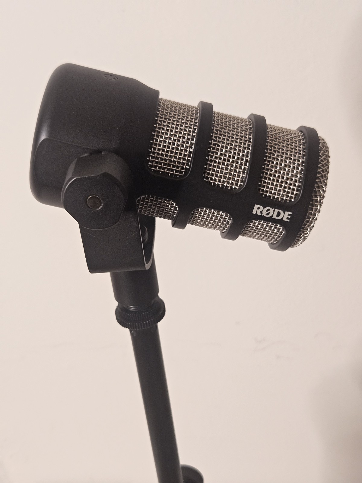 Rode PodMic Dynamic Broadcast Microphone and Boom Arm Bundle