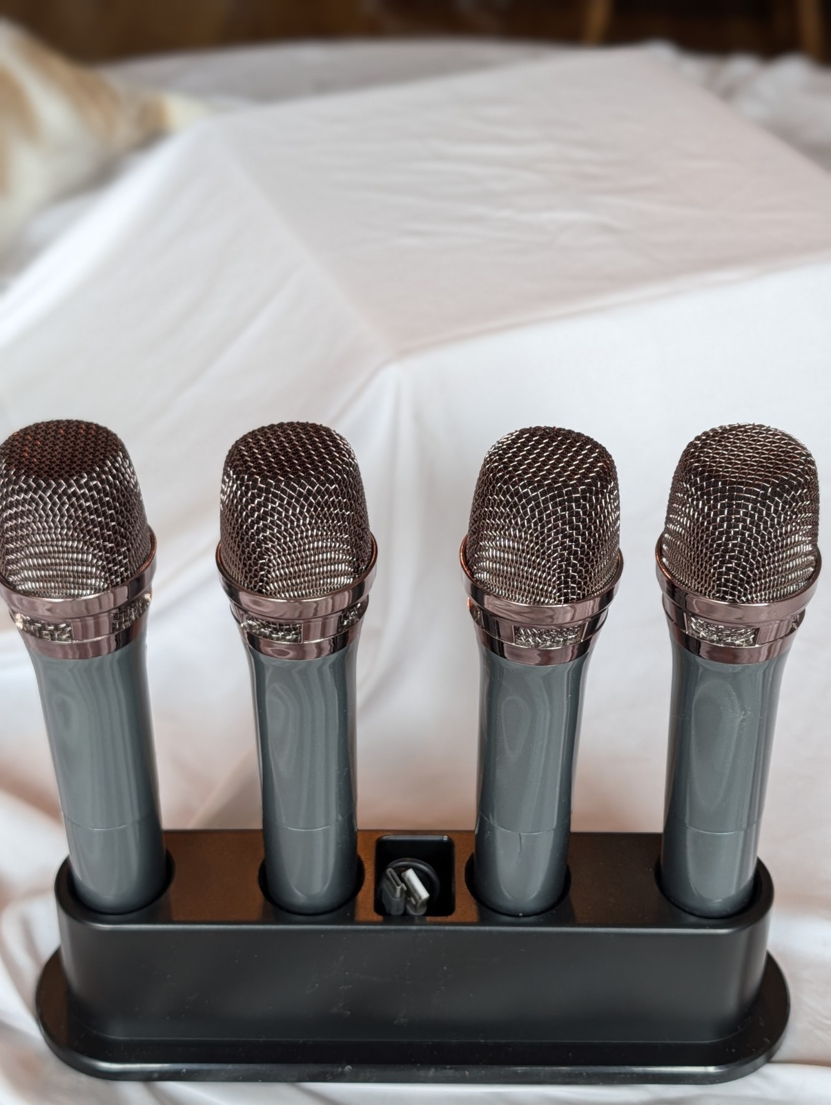 A Set Of 4 Heikuding dynamic microphone