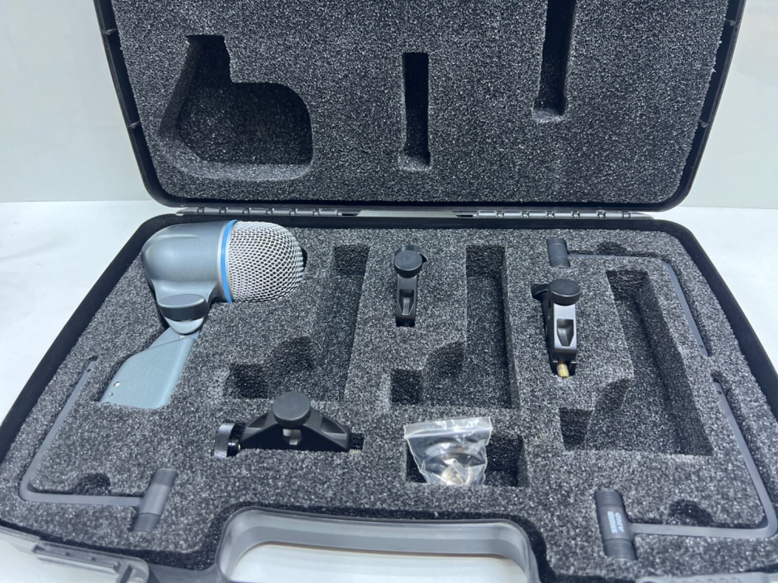 SHURE Drum Microphone Kit ,Beta 52A , Shure A56D Drum Microphone Mount 3 pcs