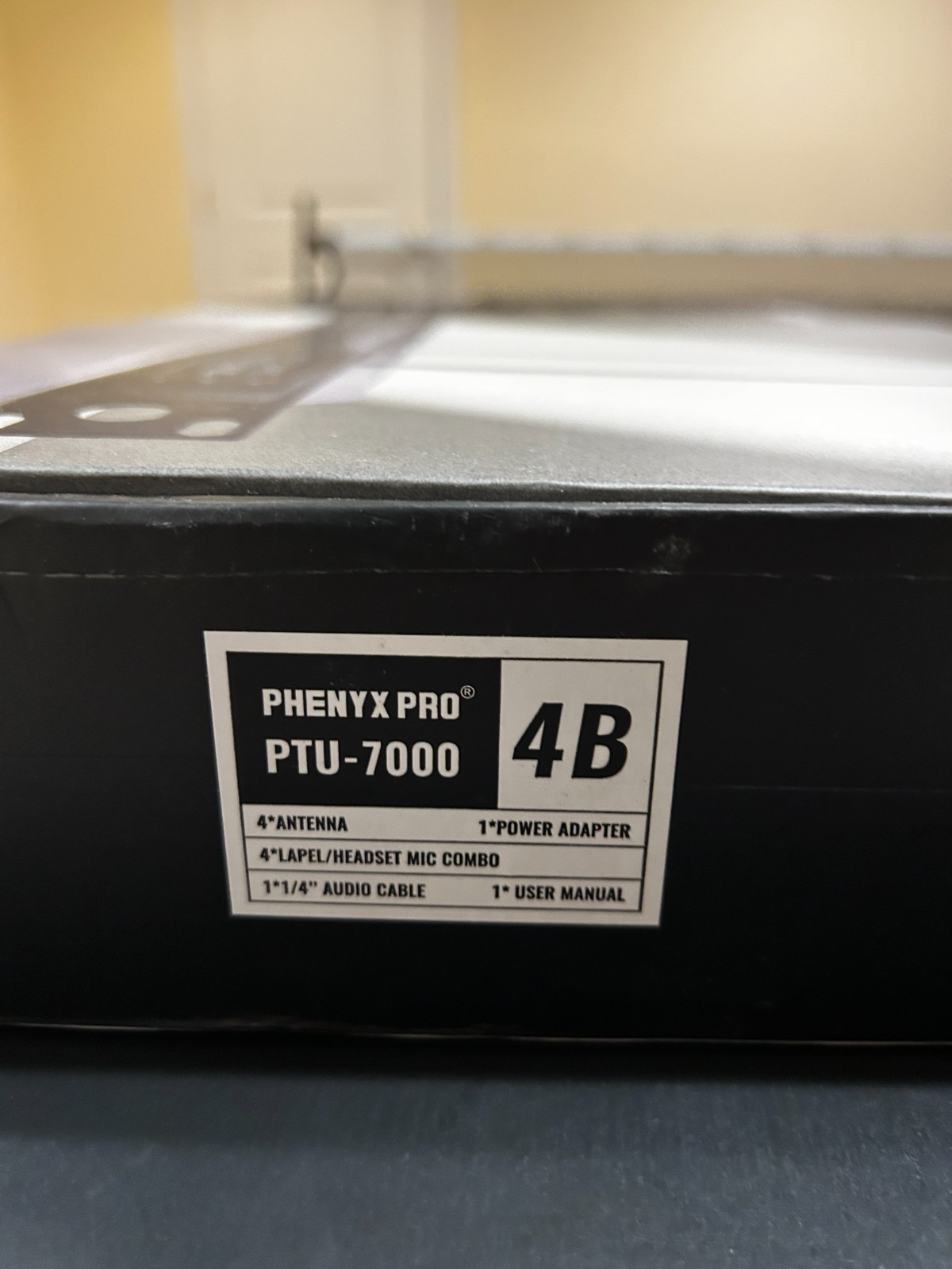 Phenyx Pro PTU-7000 Quad Wireless Microphone System (4 Lavalier Mics) – Open Box
