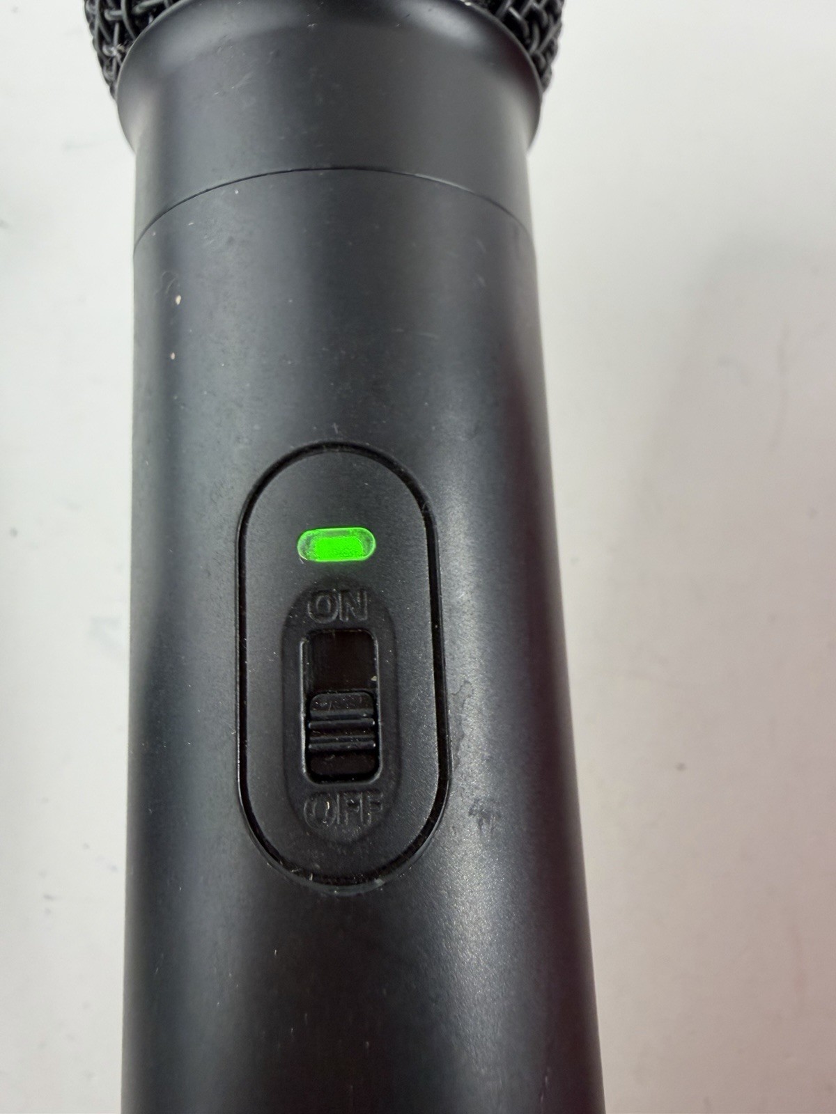 Samson Handheld Wireless Microphone Model CH1 CH2 Lot