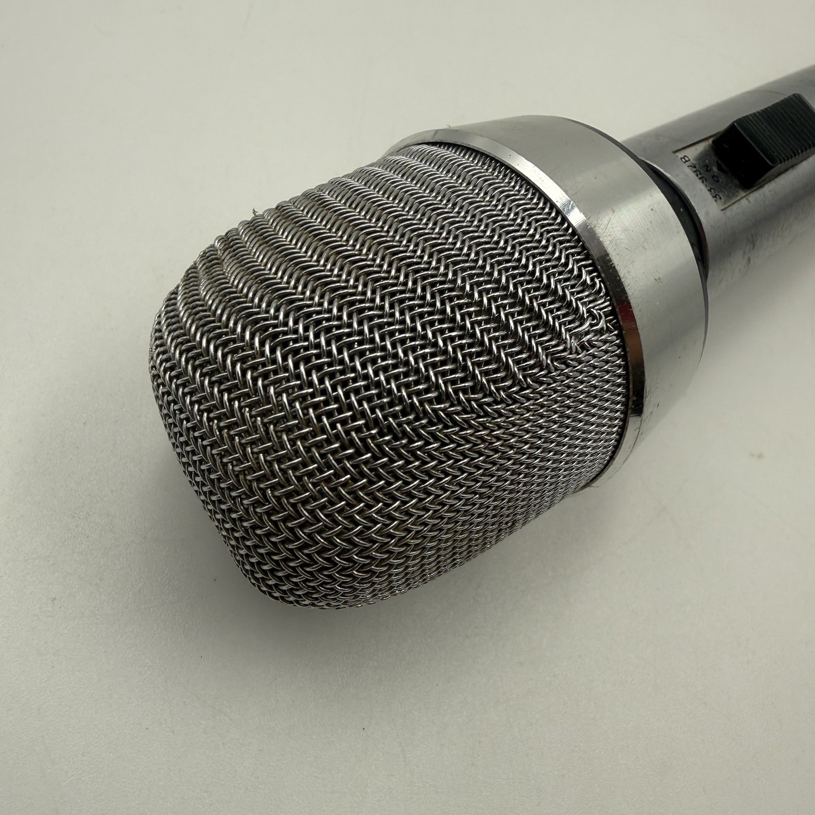 Vintage REALISTIC JAPAN SUPER CARDIOID DYNAMIC MICROPHONE 33-992B
