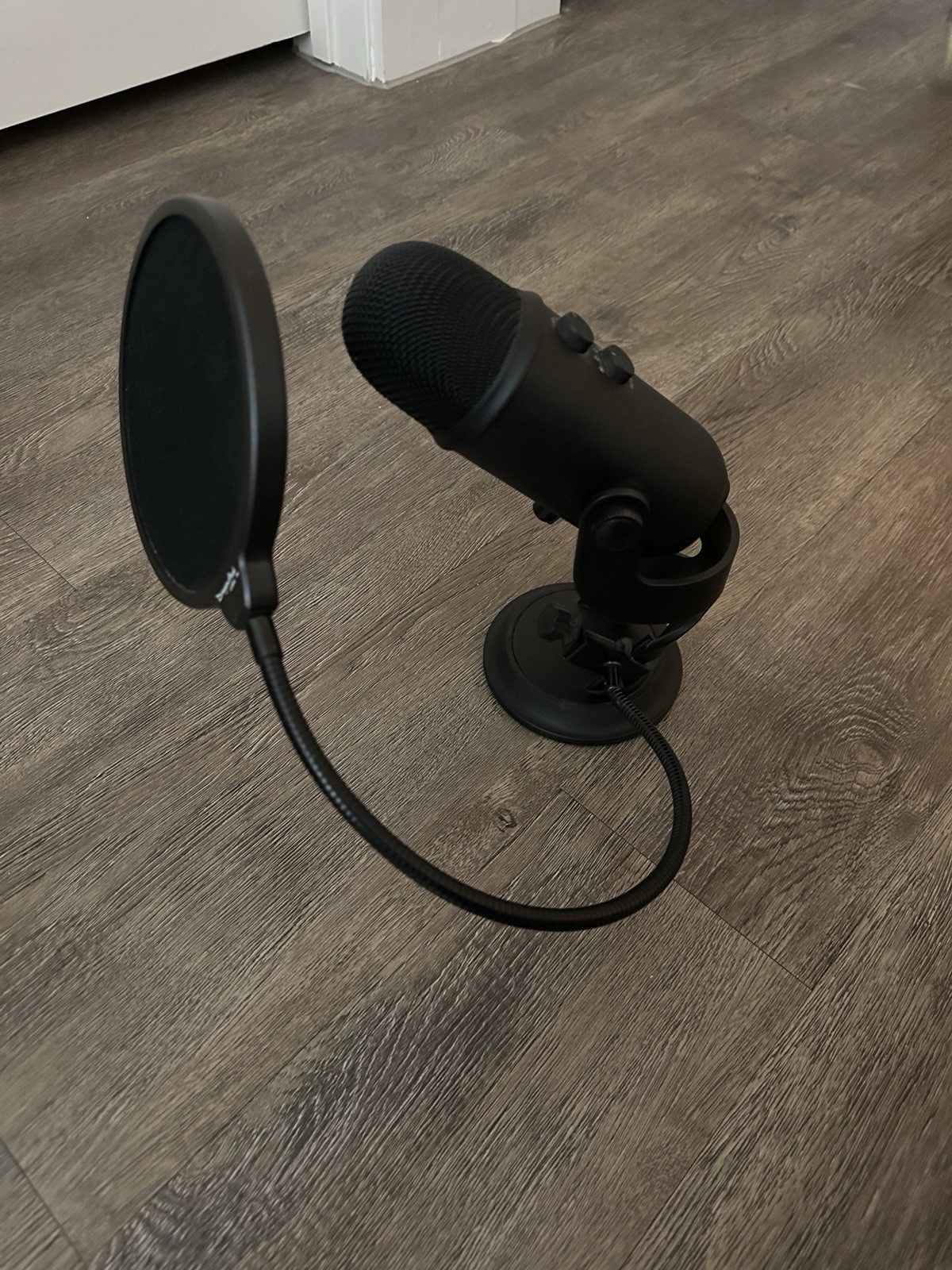 Yeti x Black USB Studio Microphone with Blue Windscreen Streaming Podcasting Mic