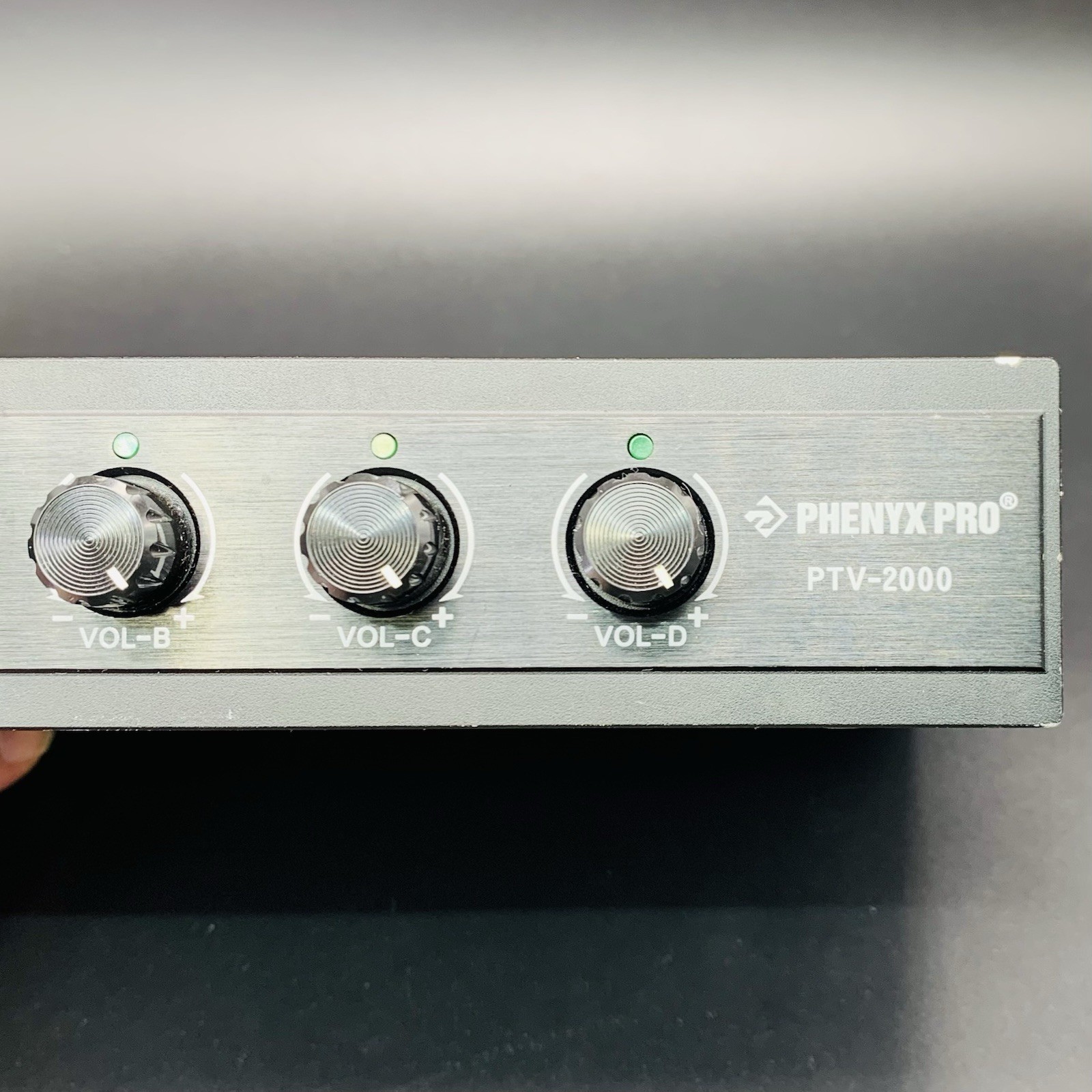 Phenyx Pro PTV-2000 4 Channel VHF Fixed Frequency Wireless System – Unit Only
