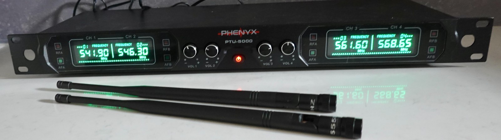 Phenyx Pro PTU-5000 Wireless Microphone System, 4-Channel UHF Mic.NEAR MINT