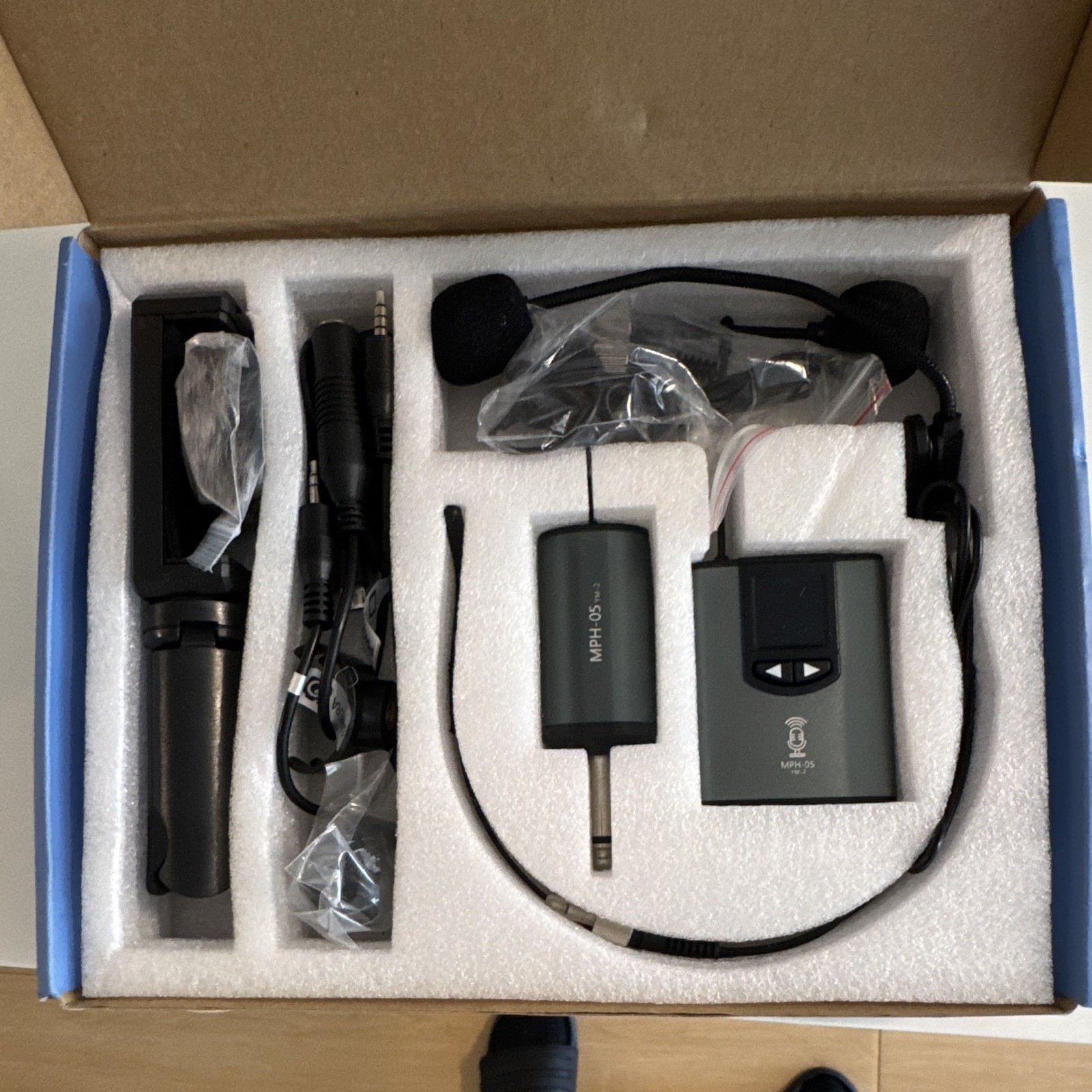 UHF Wireless Headset Lavalier Mic System Noise Cancel Rechargeable MPH-05 YM-2