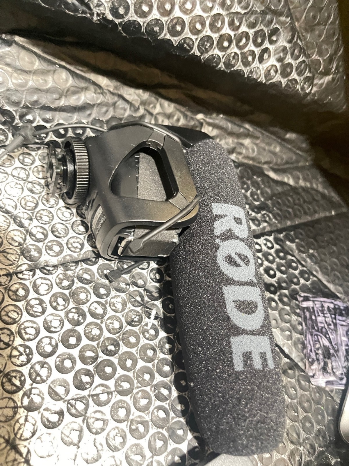 RODE VideoMic Pro Camera-Mount Shotgun Microphone missing battery cover(2C)