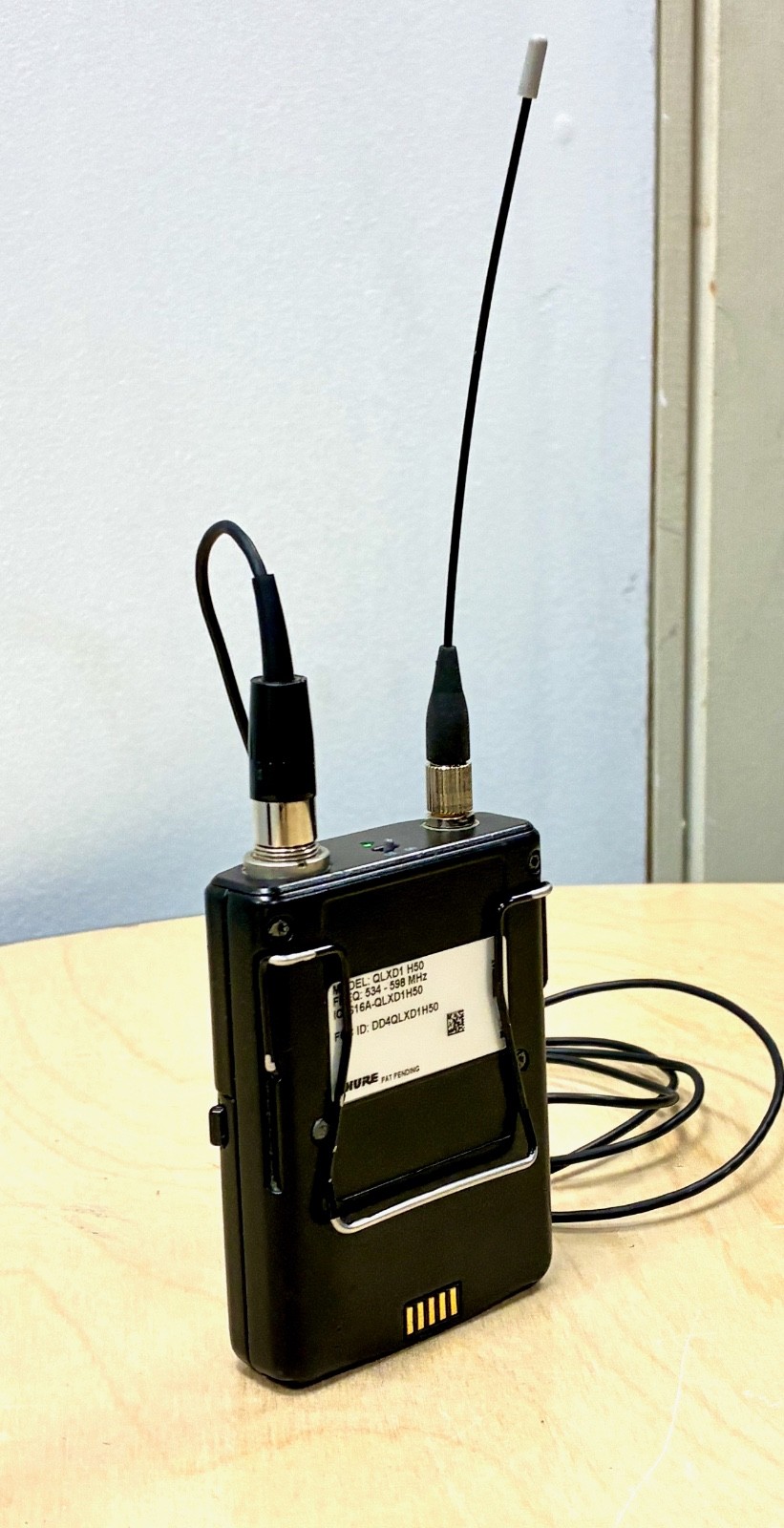 Shure QLXD1 H50 Wireless Bodypack Transmitter with WL185 Lavalier Mic.