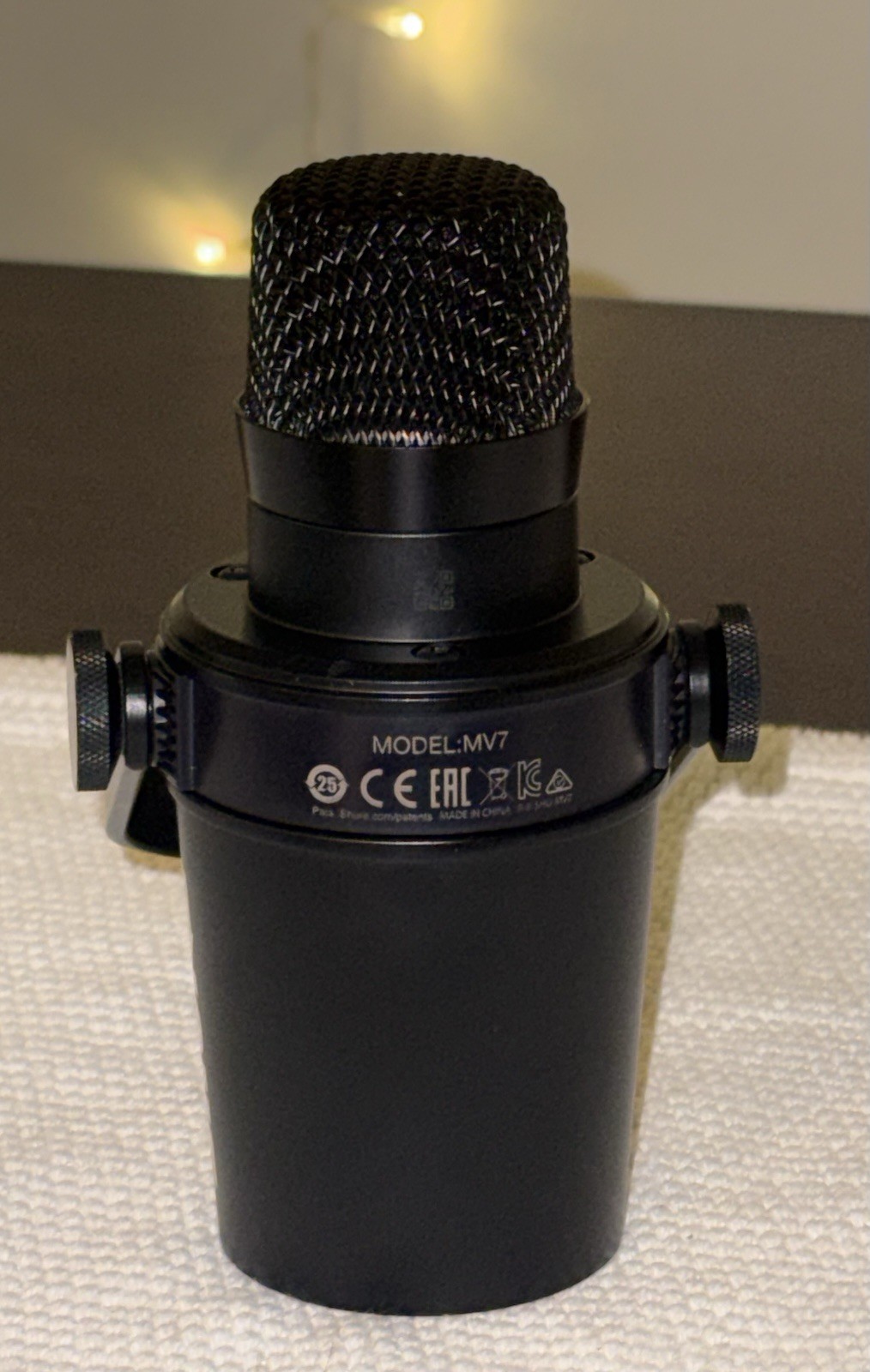 Shure MV7 Podcast Microphone & Mini Tabletop Tripod~Black~EUC!!!